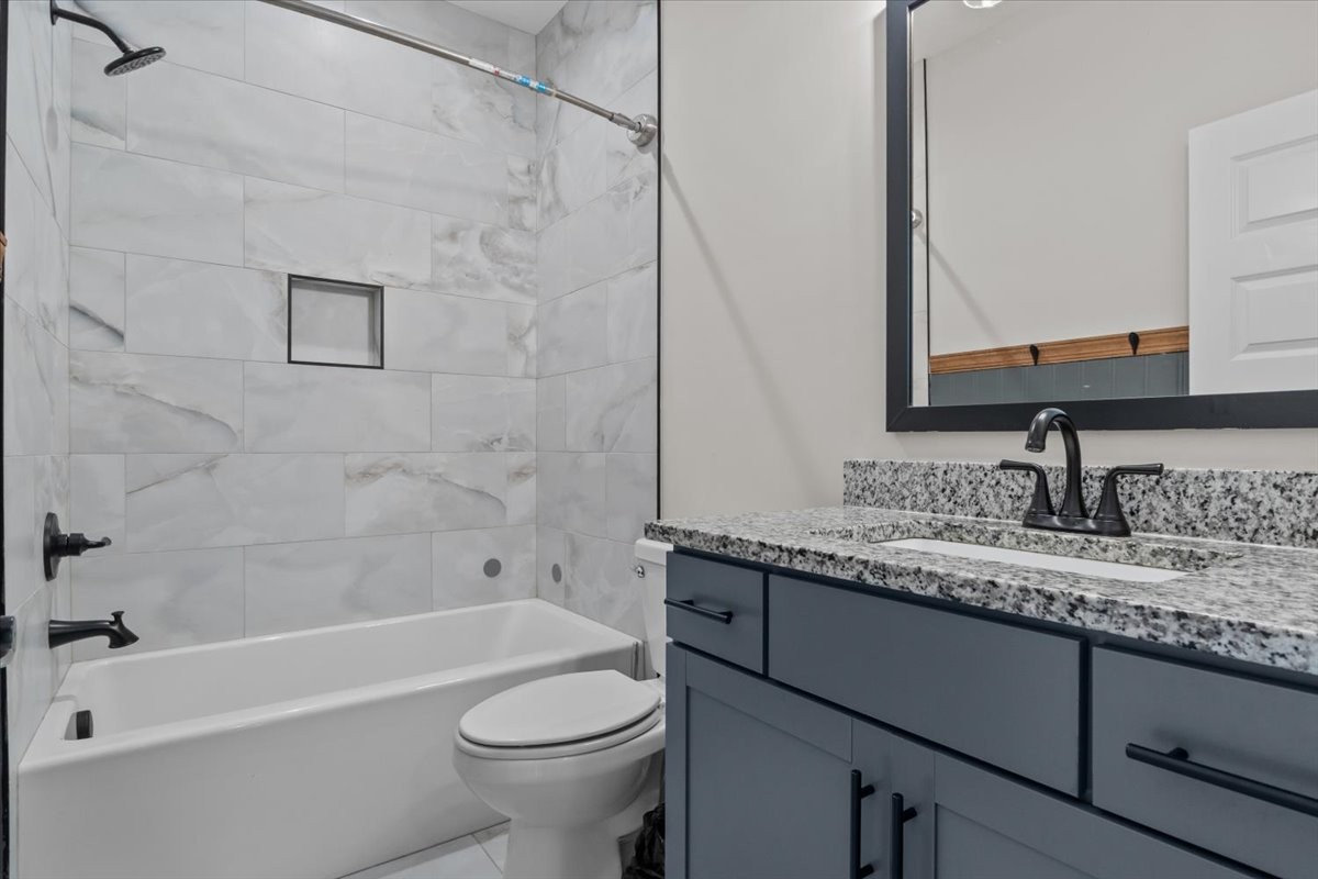 180 Alonzo Pl
