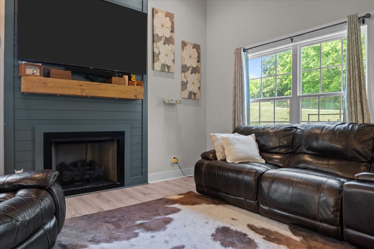 180 Alonzo Pl