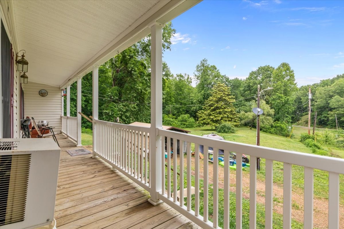 54 Tyler Ln