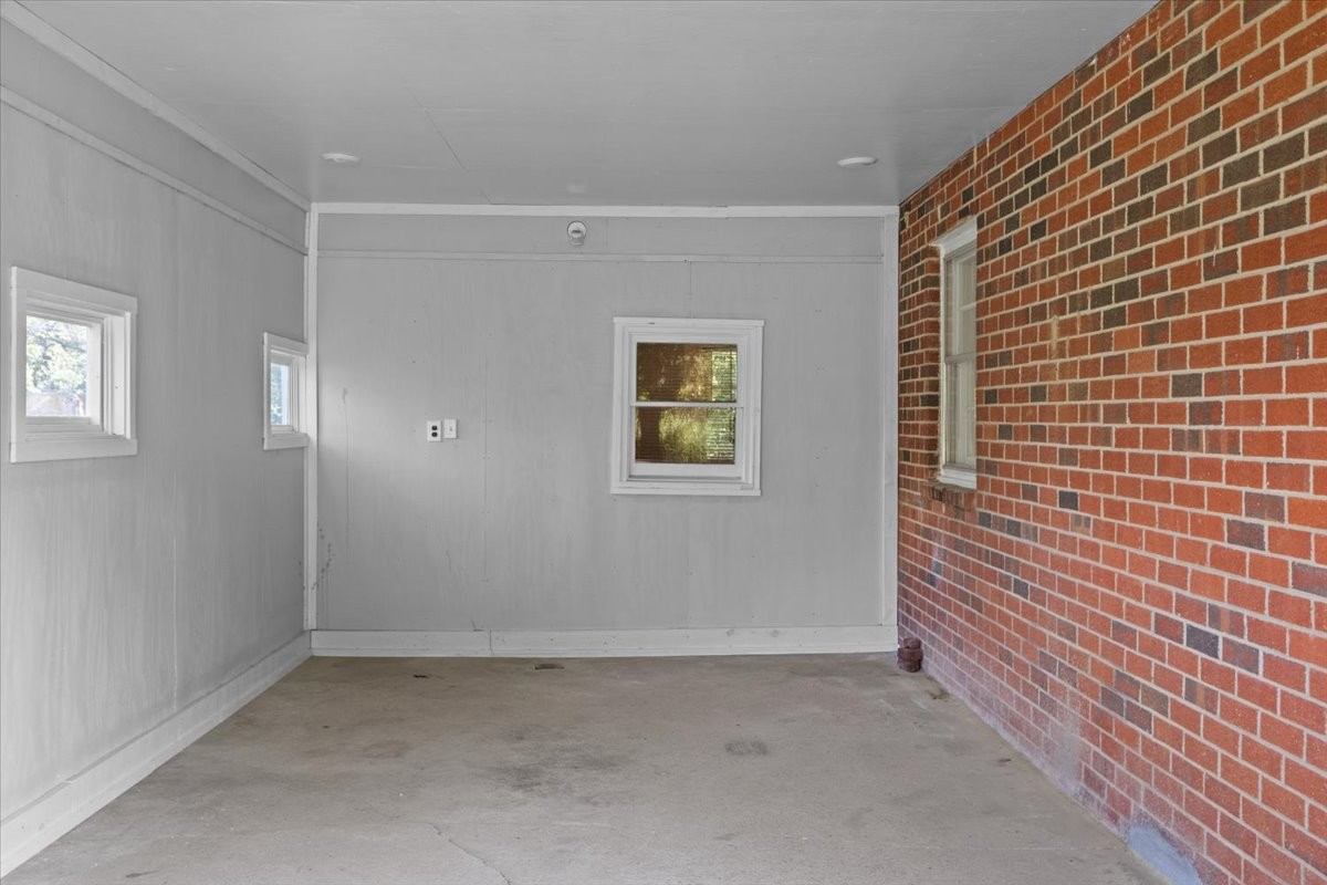 220 Roby Dr