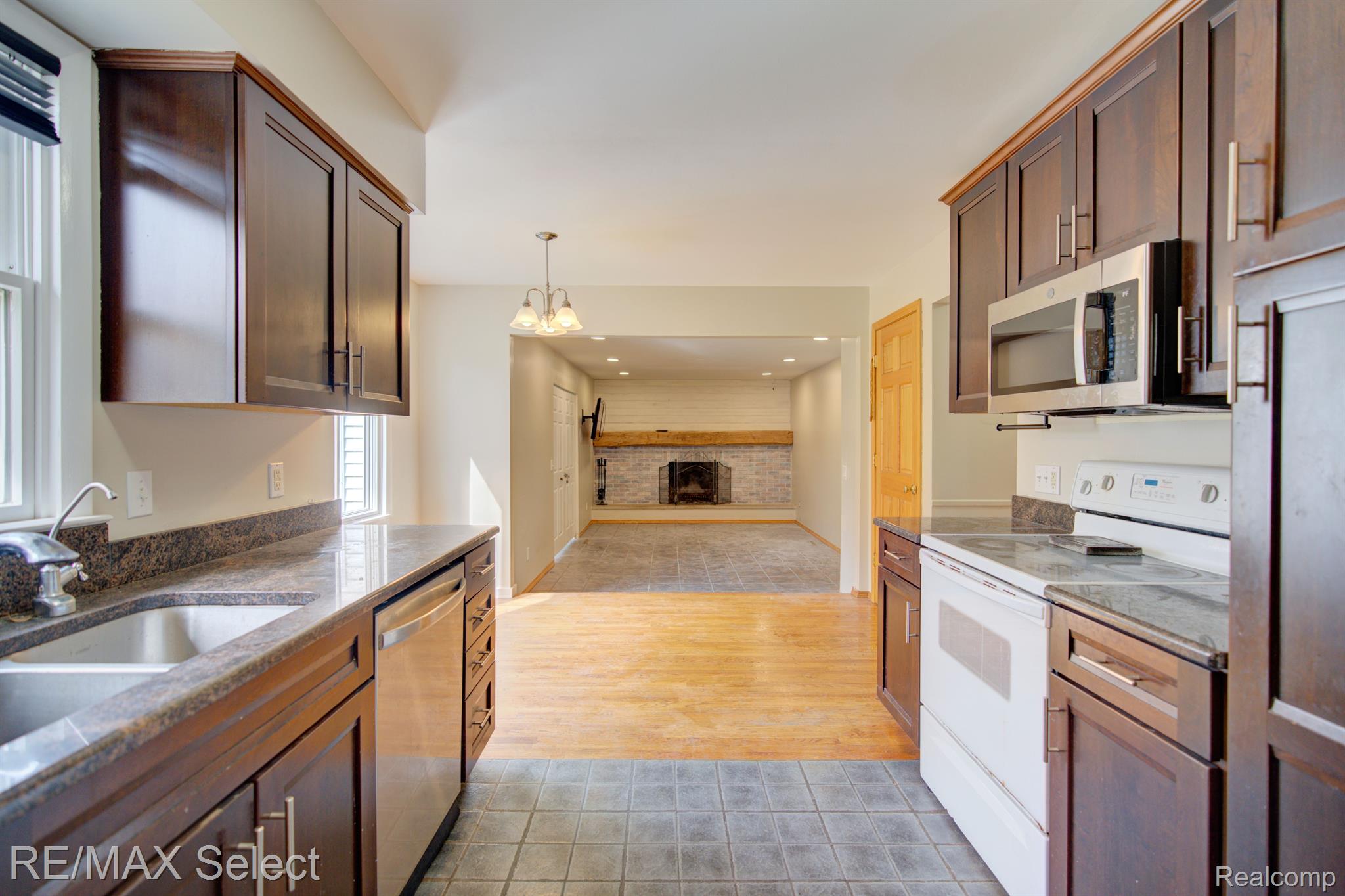 9214 WASHBURN Road
