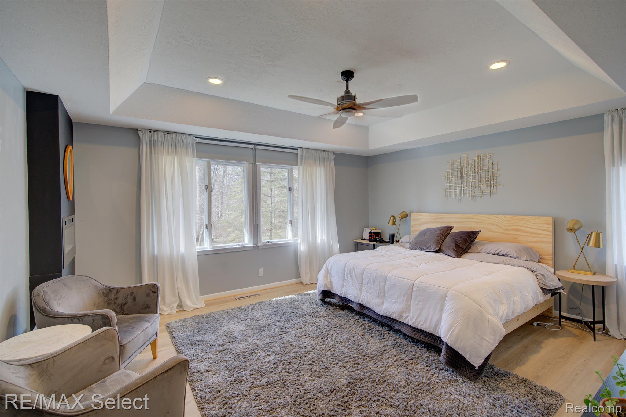 2151 CRESTLINE Drive