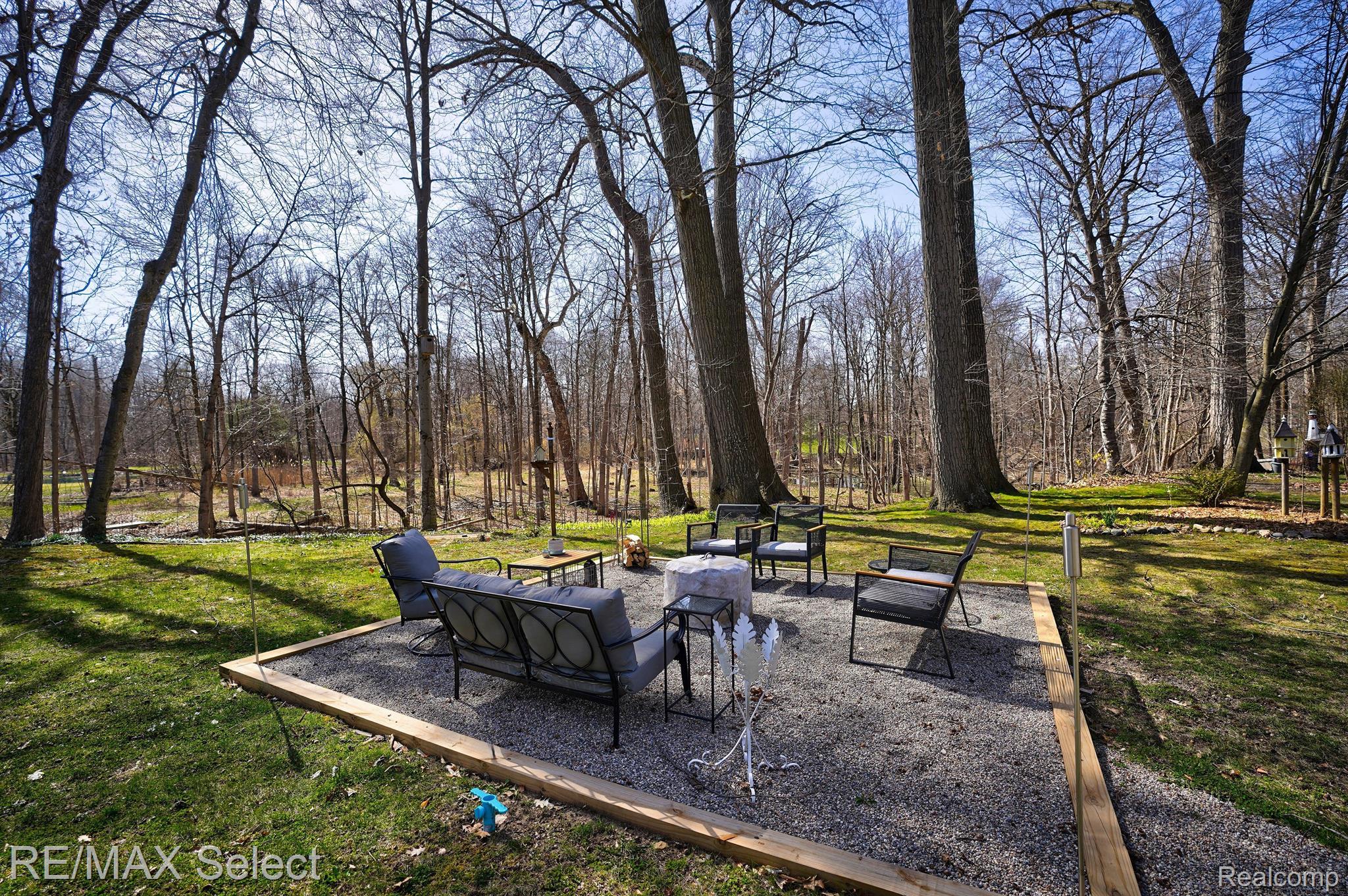 2151 CRESTLINE Drive