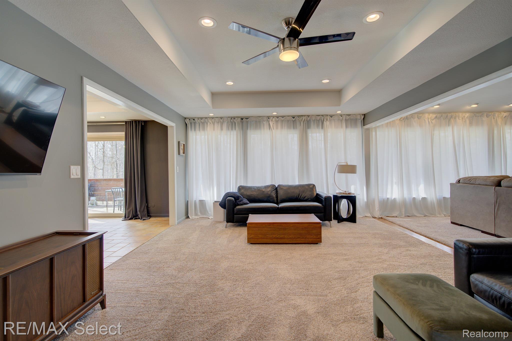 2151 CRESTLINE Drive