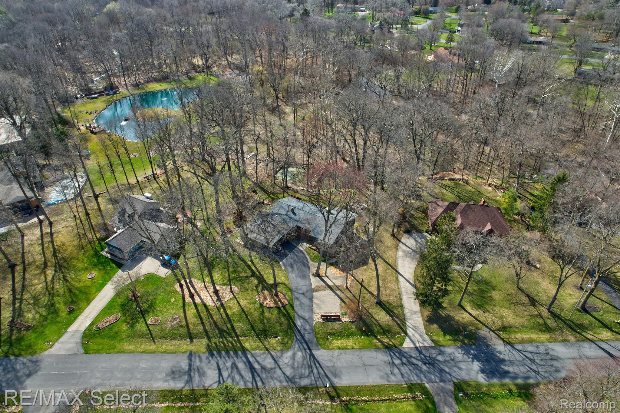 2151 CRESTLINE Drive