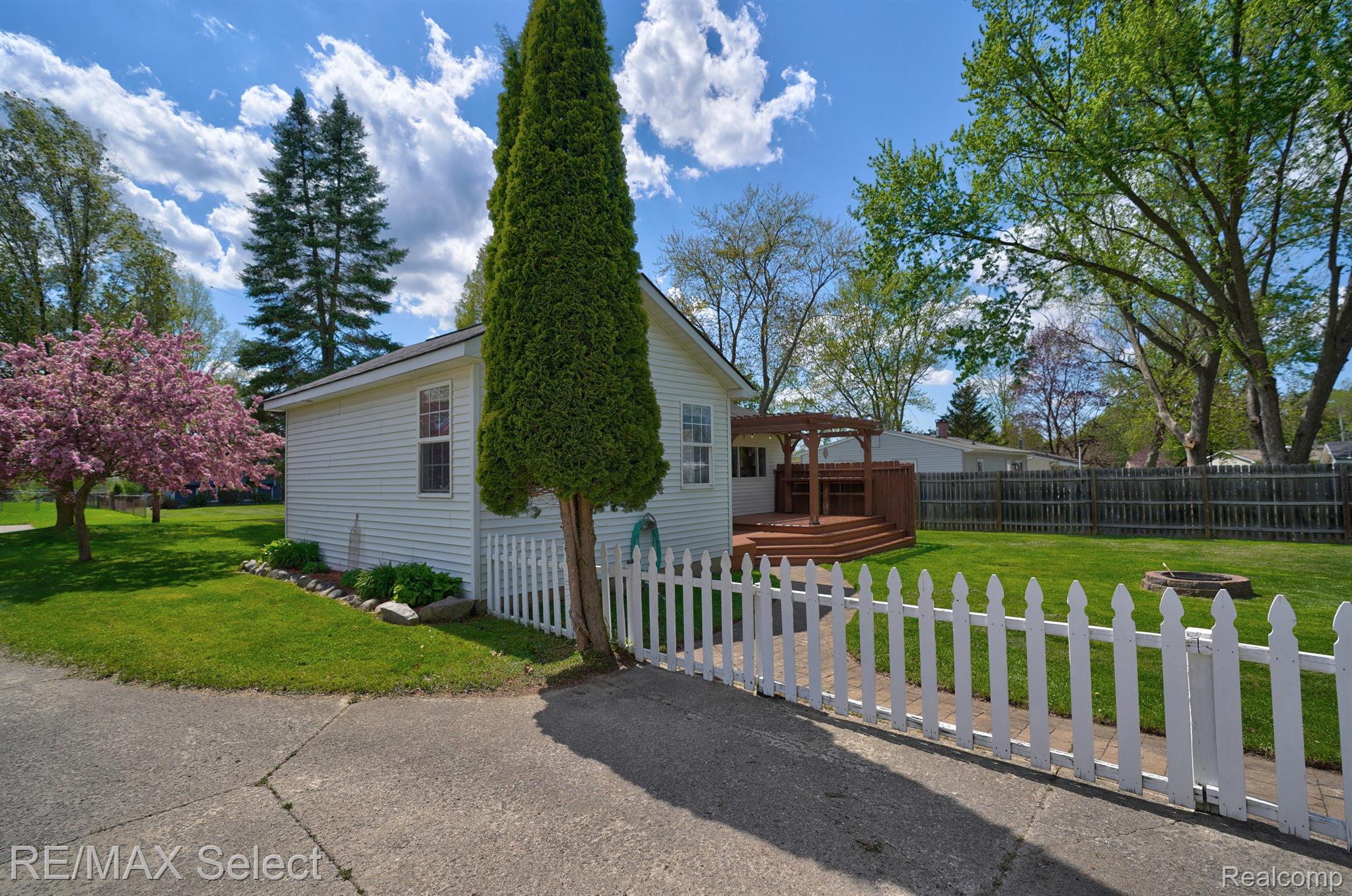 415 HARDEN Street