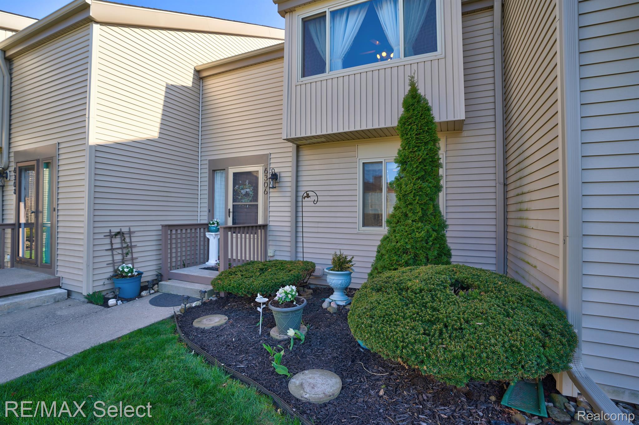 6306 LAURENTIAN Court