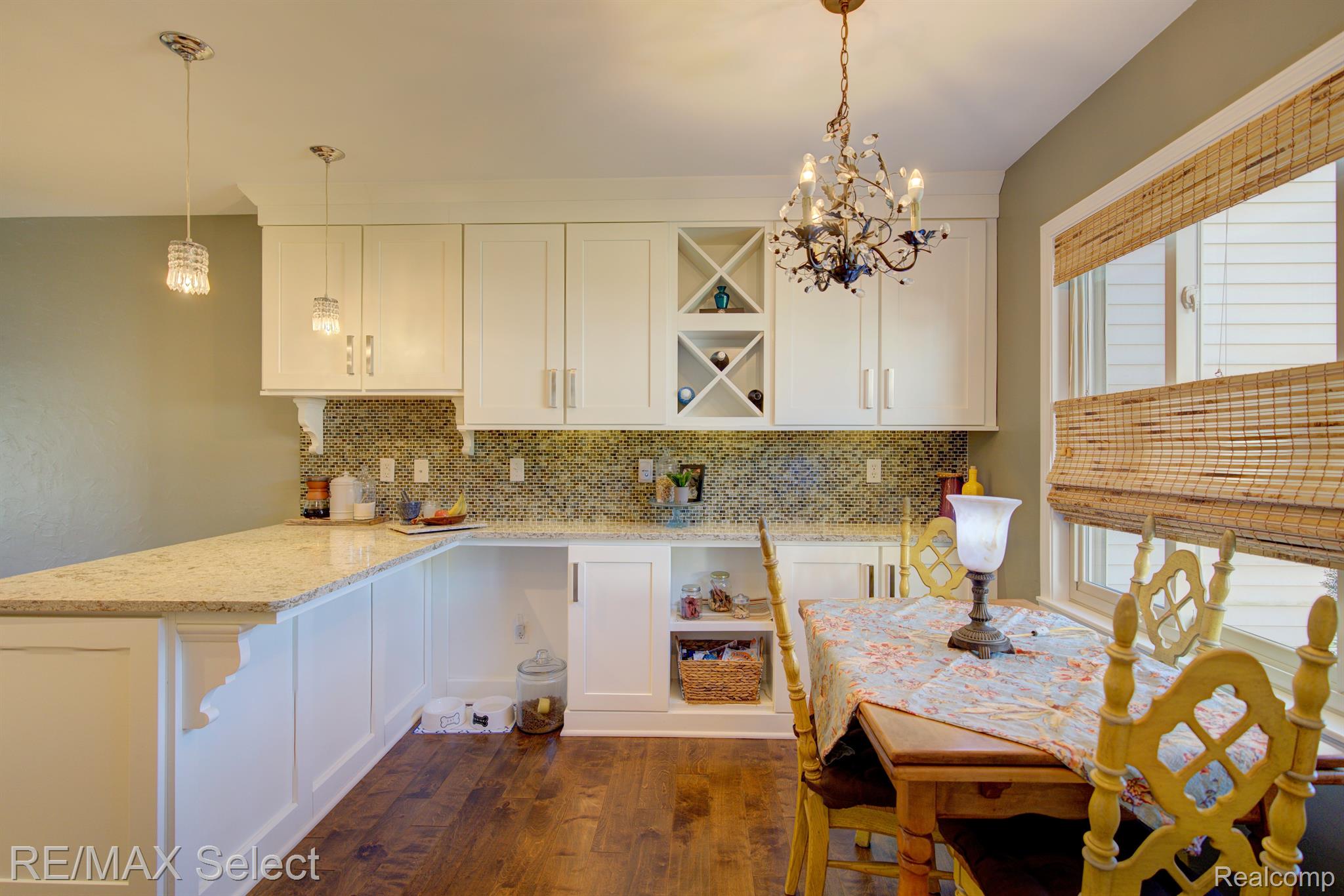 6306 LAURENTIAN Court