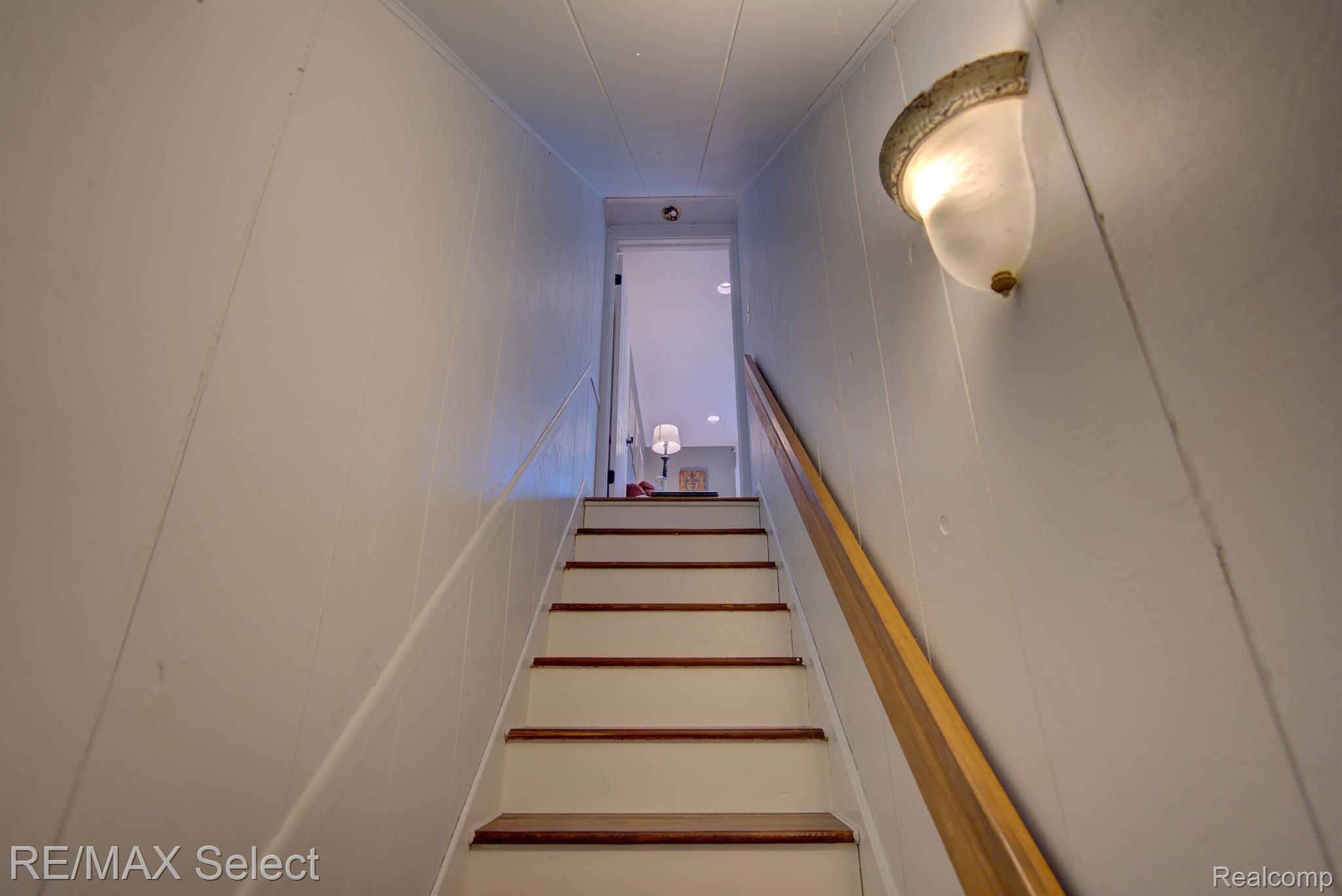 6306 LAURENTIAN Court