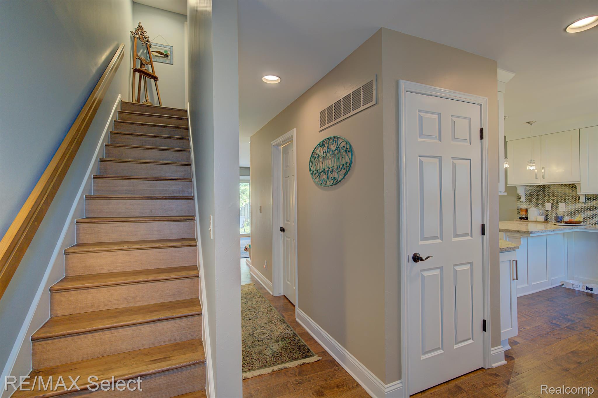 6306 LAURENTIAN Court