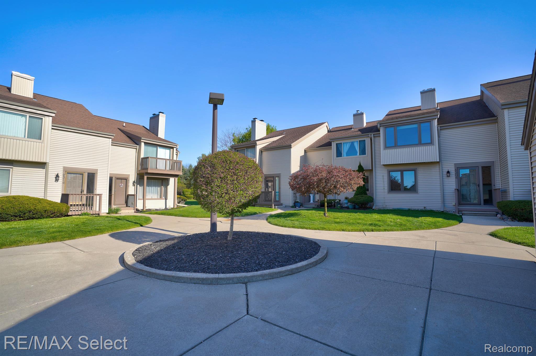 6306 LAURENTIAN Court