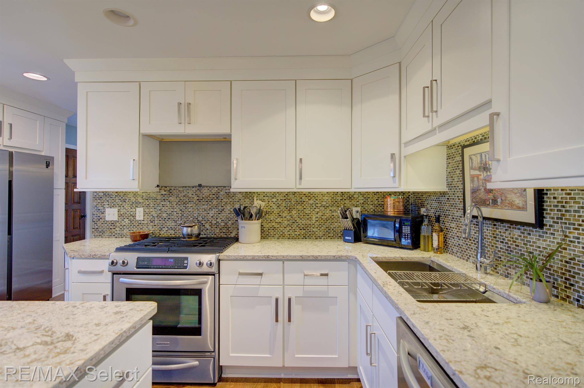 6306 LAURENTIAN Court