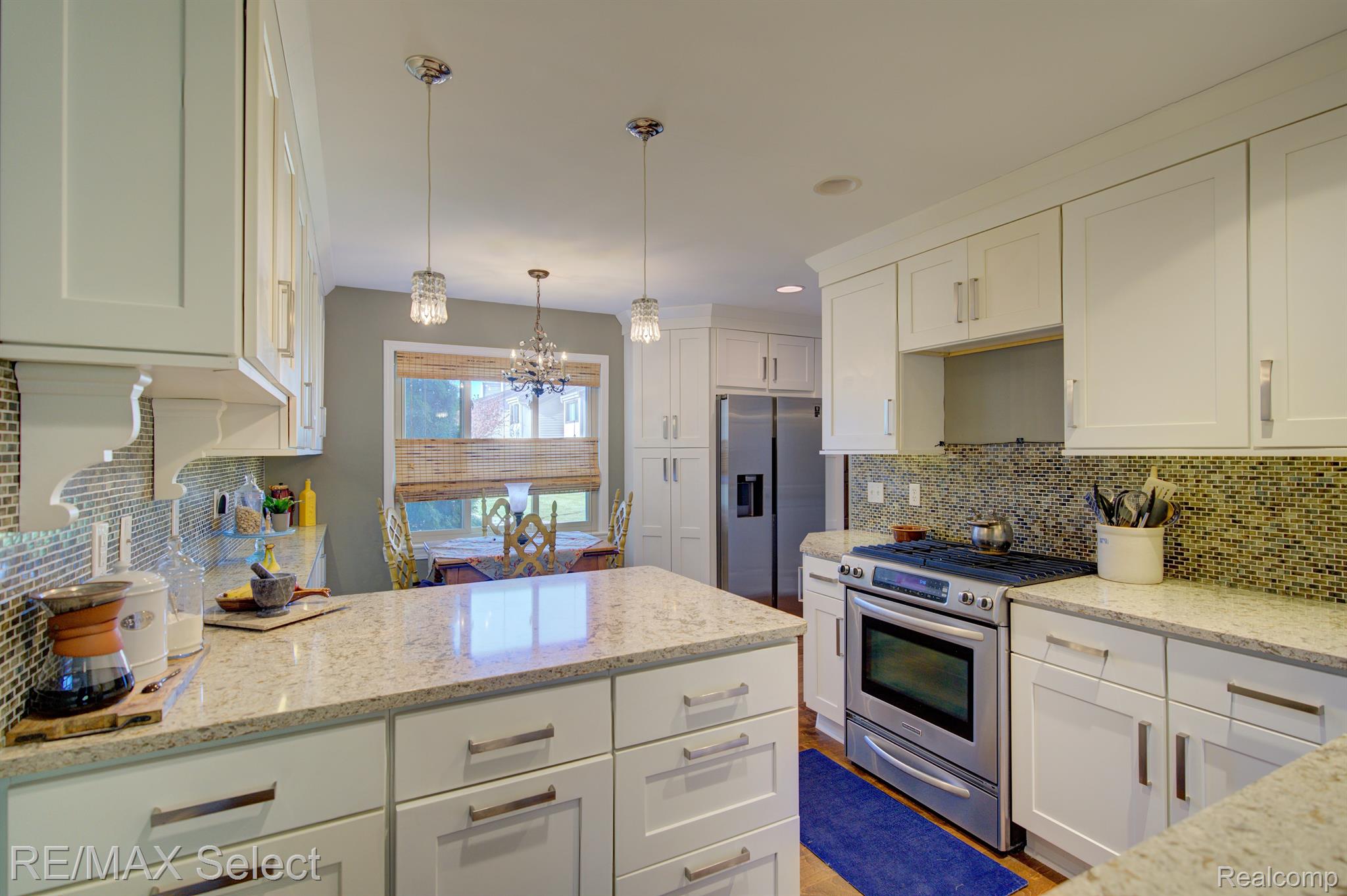 6306 LAURENTIAN Court
