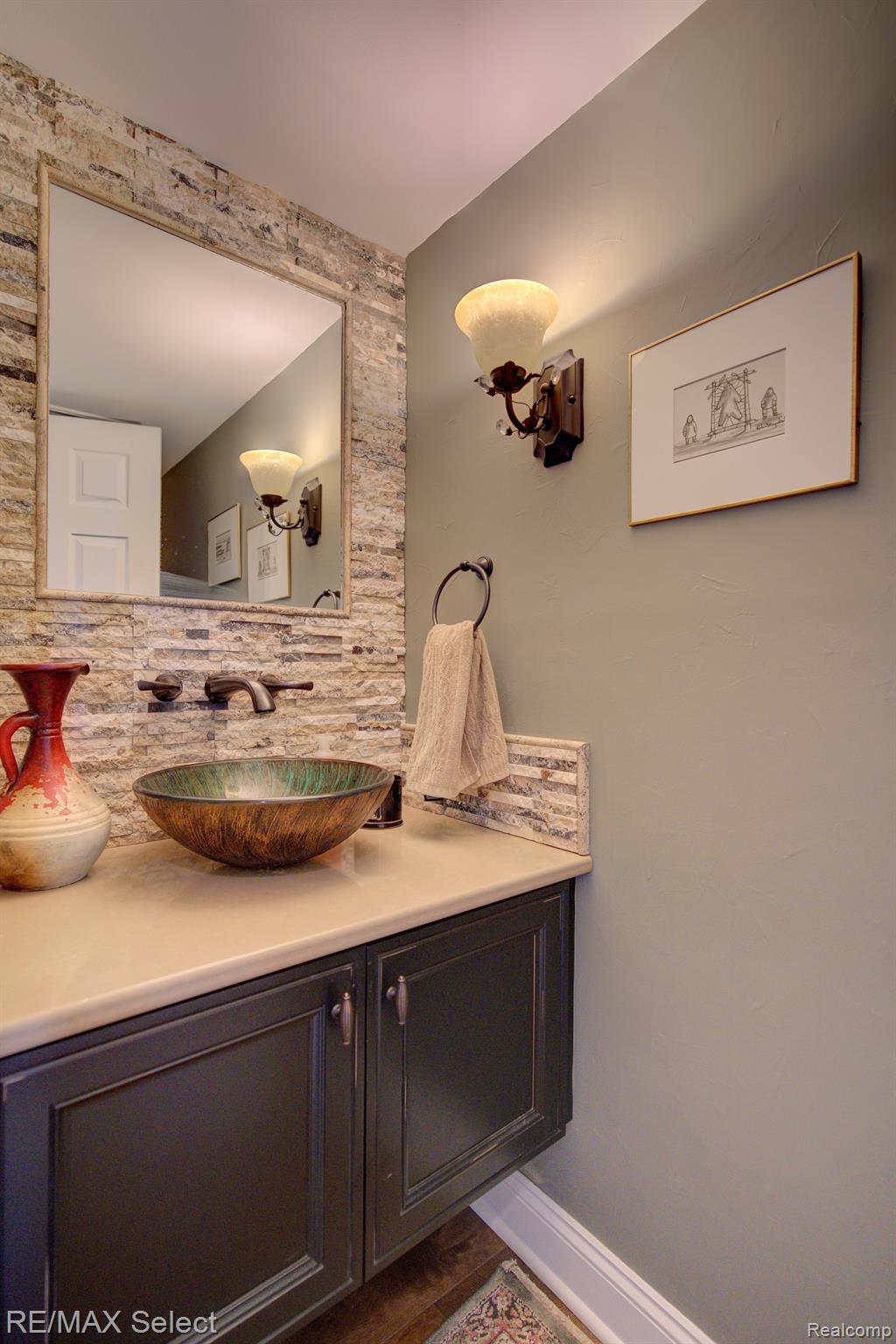 6306 LAURENTIAN Court