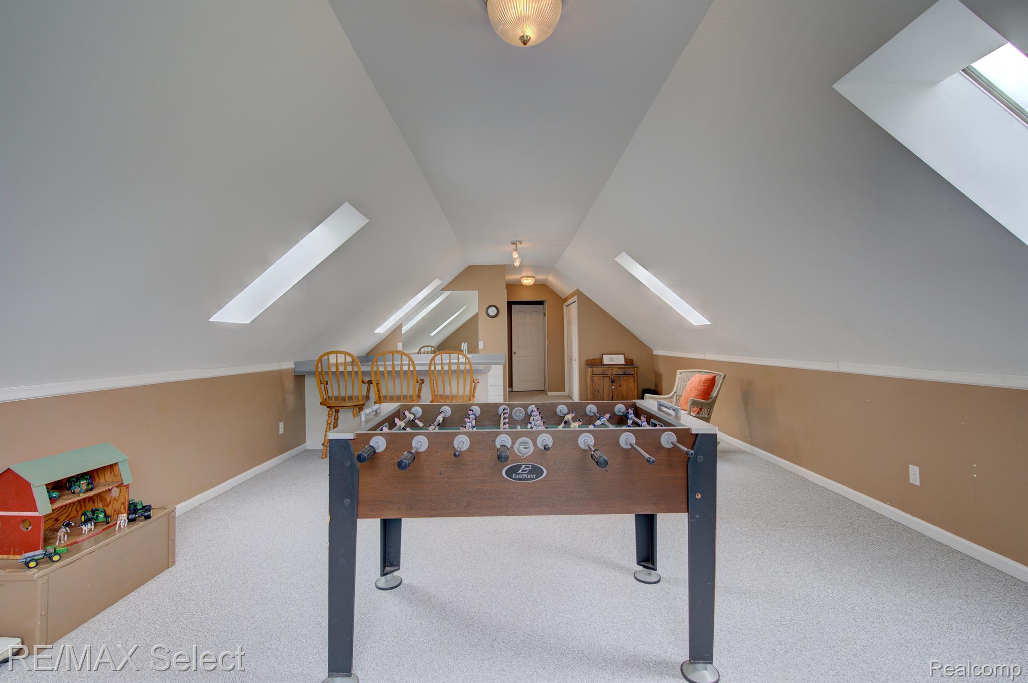 2486 CRANEWOOD Drive
