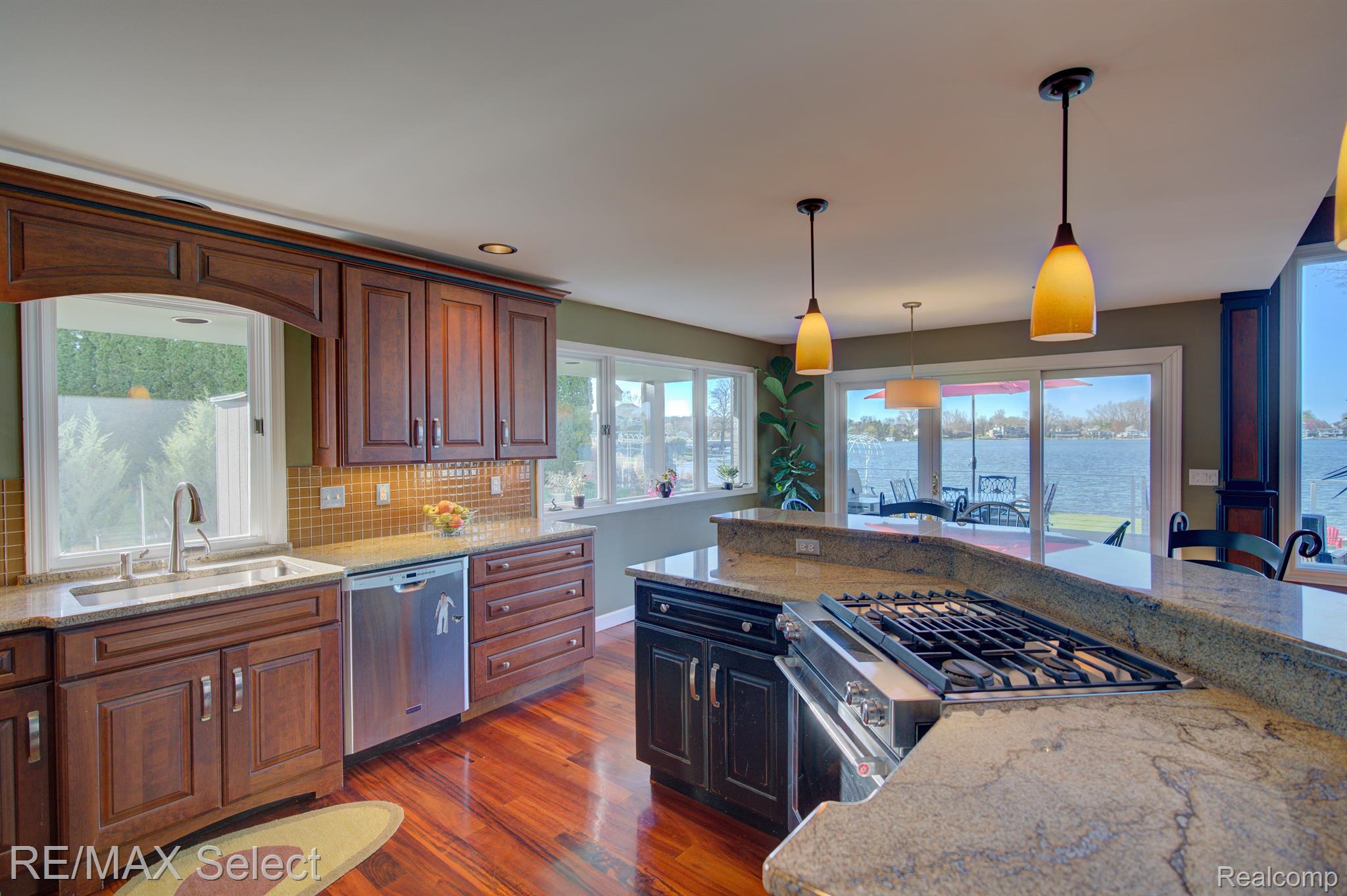2486 CRANEWOOD Drive