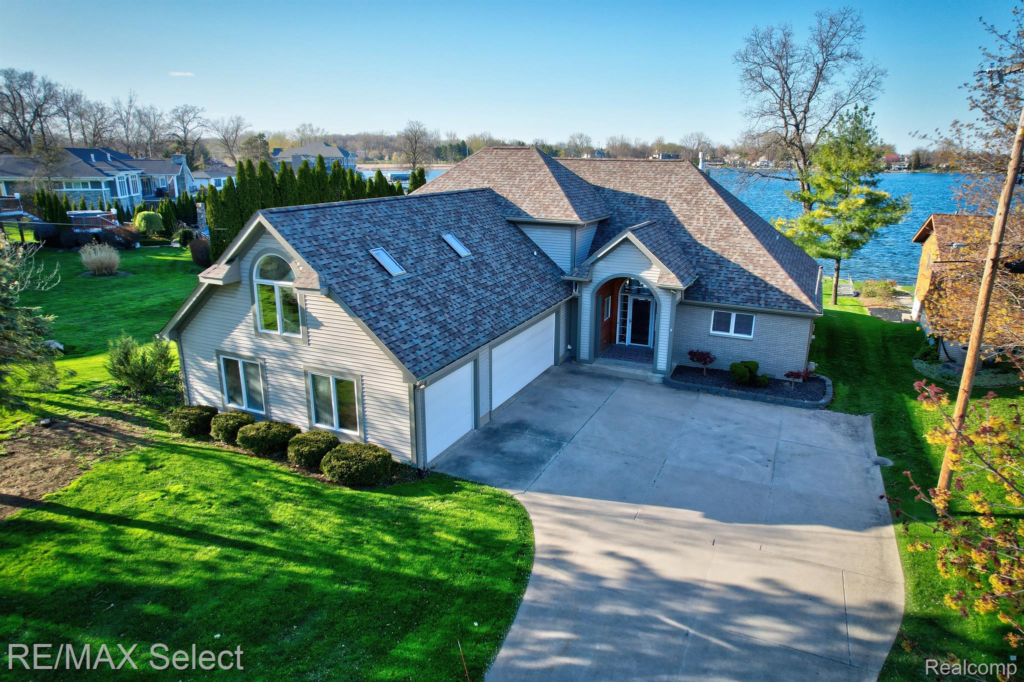 2486 CRANEWOOD Drive