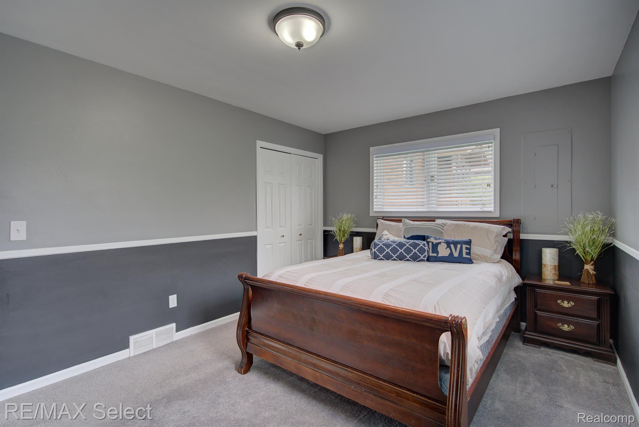 2486 CRANEWOOD Drive