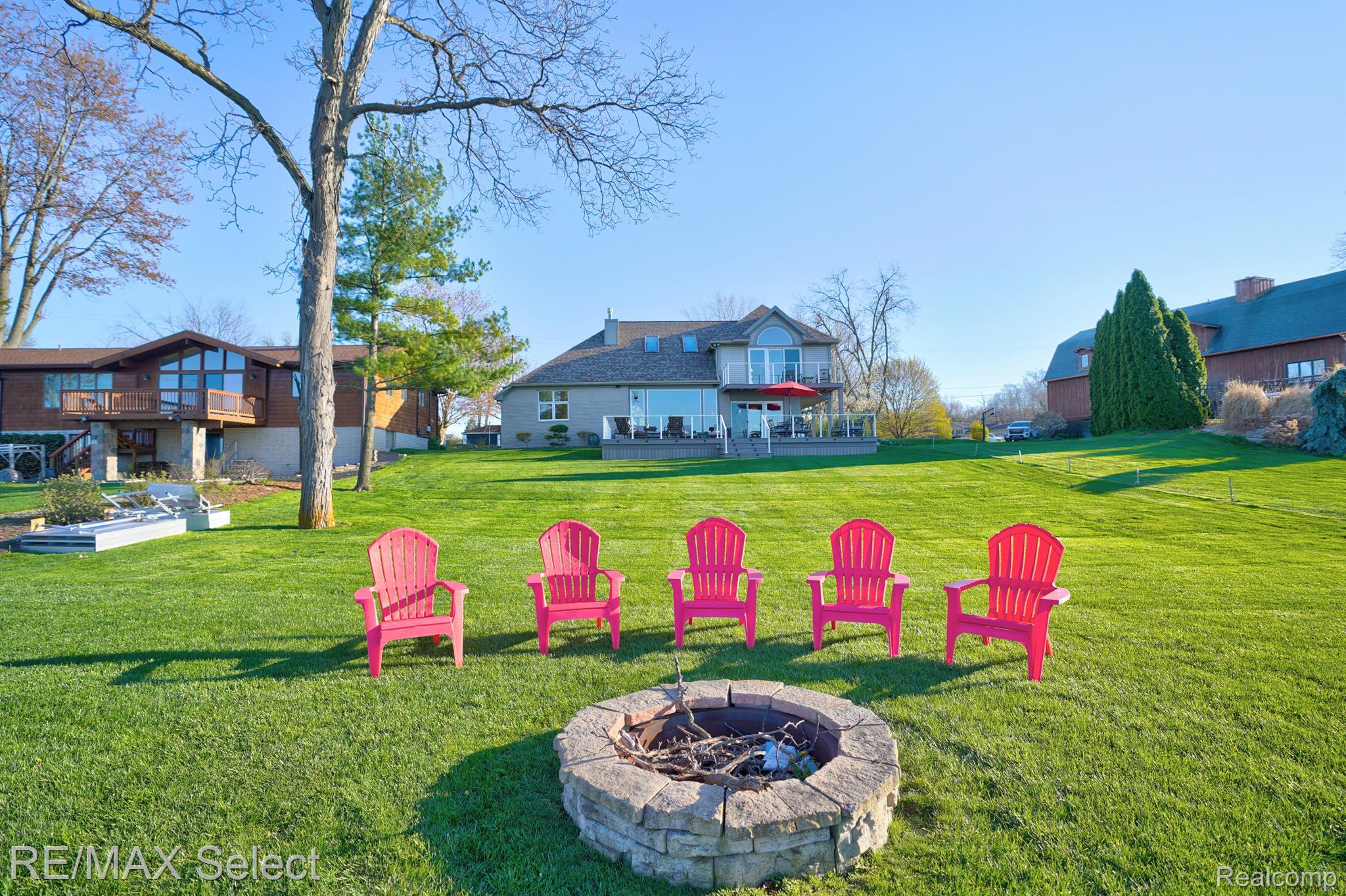 2486 CRANEWOOD Drive