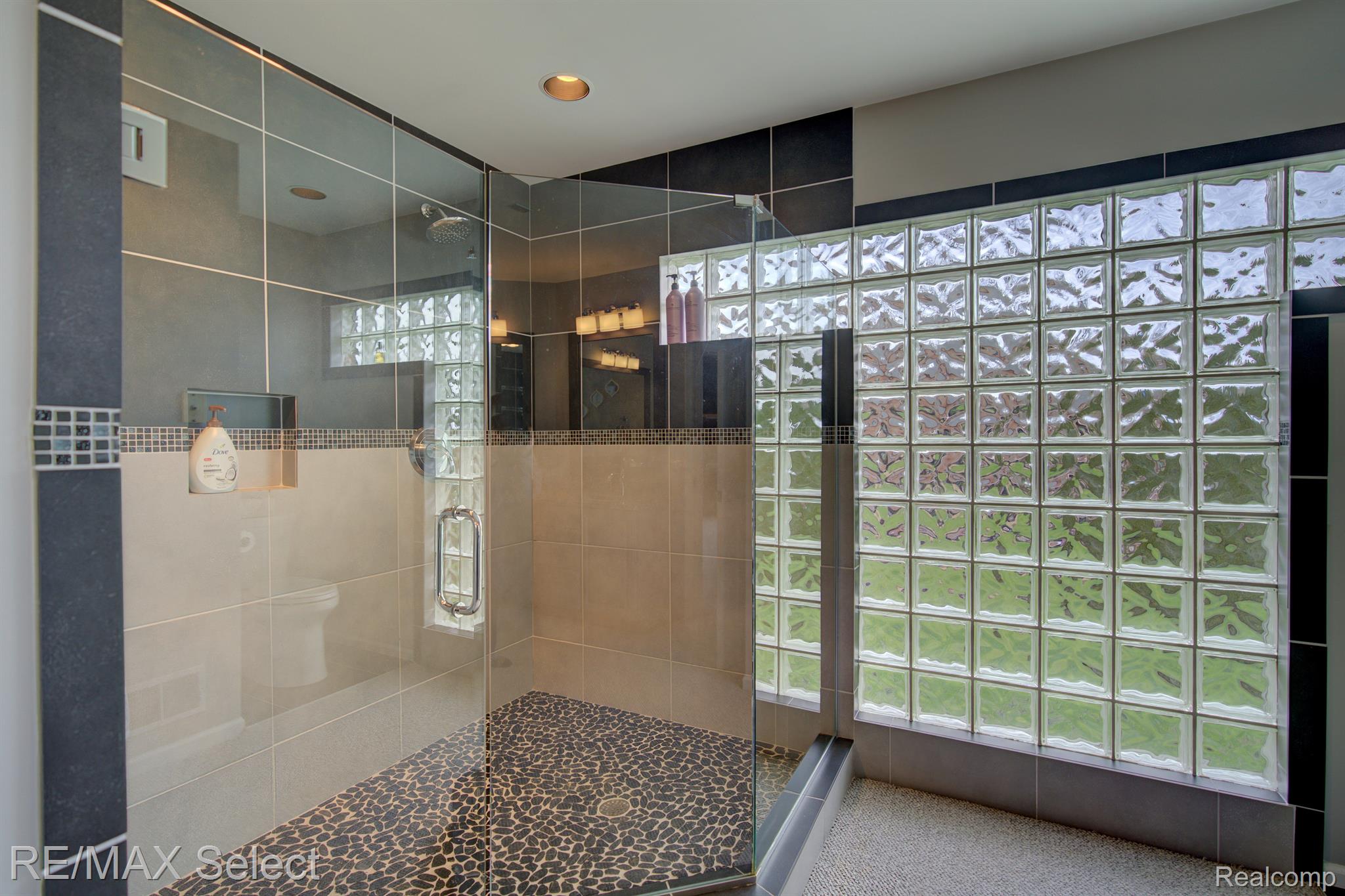 2486 CRANEWOOD Drive