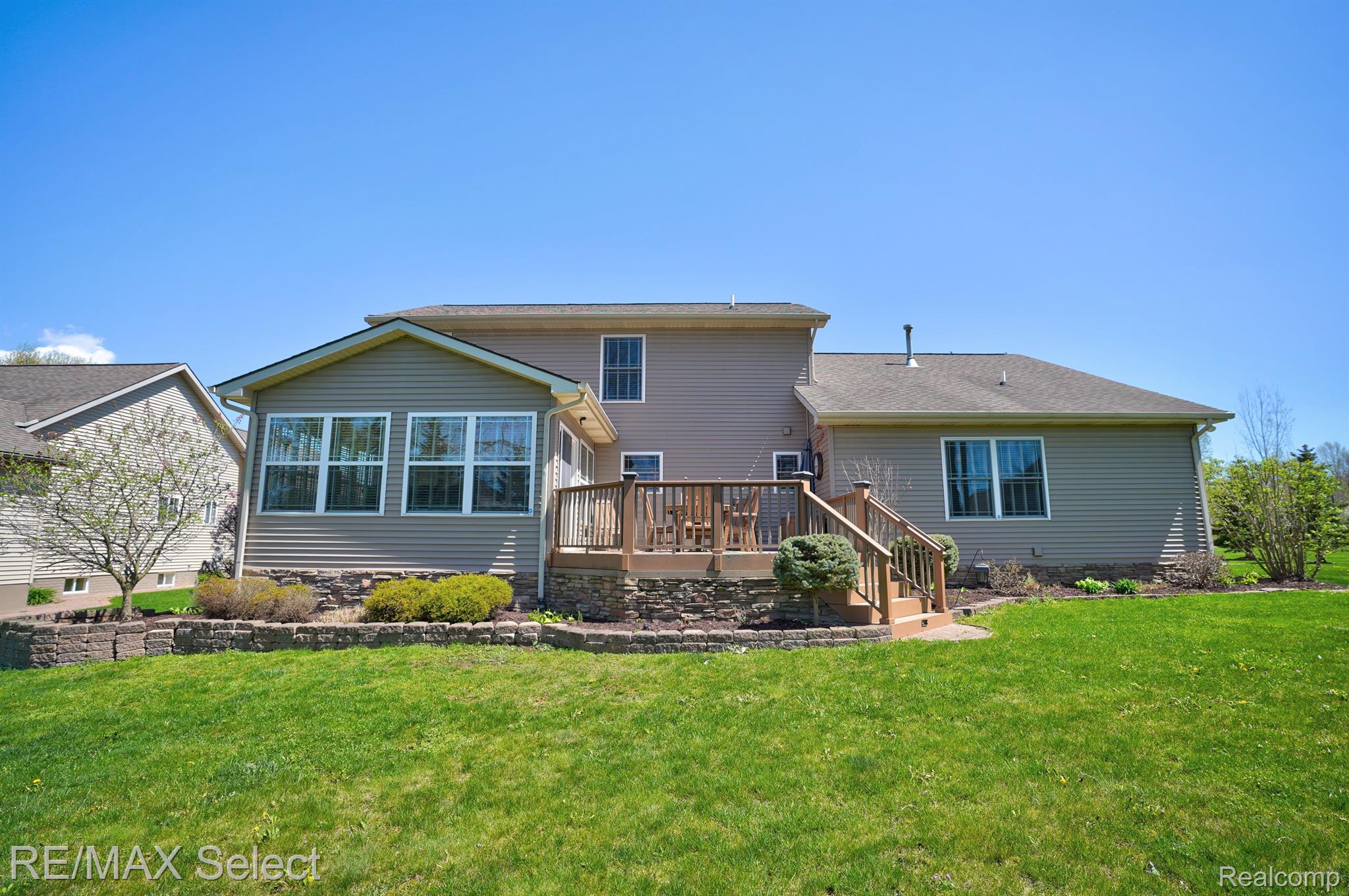 9232 HIDDEN OAKS Drive