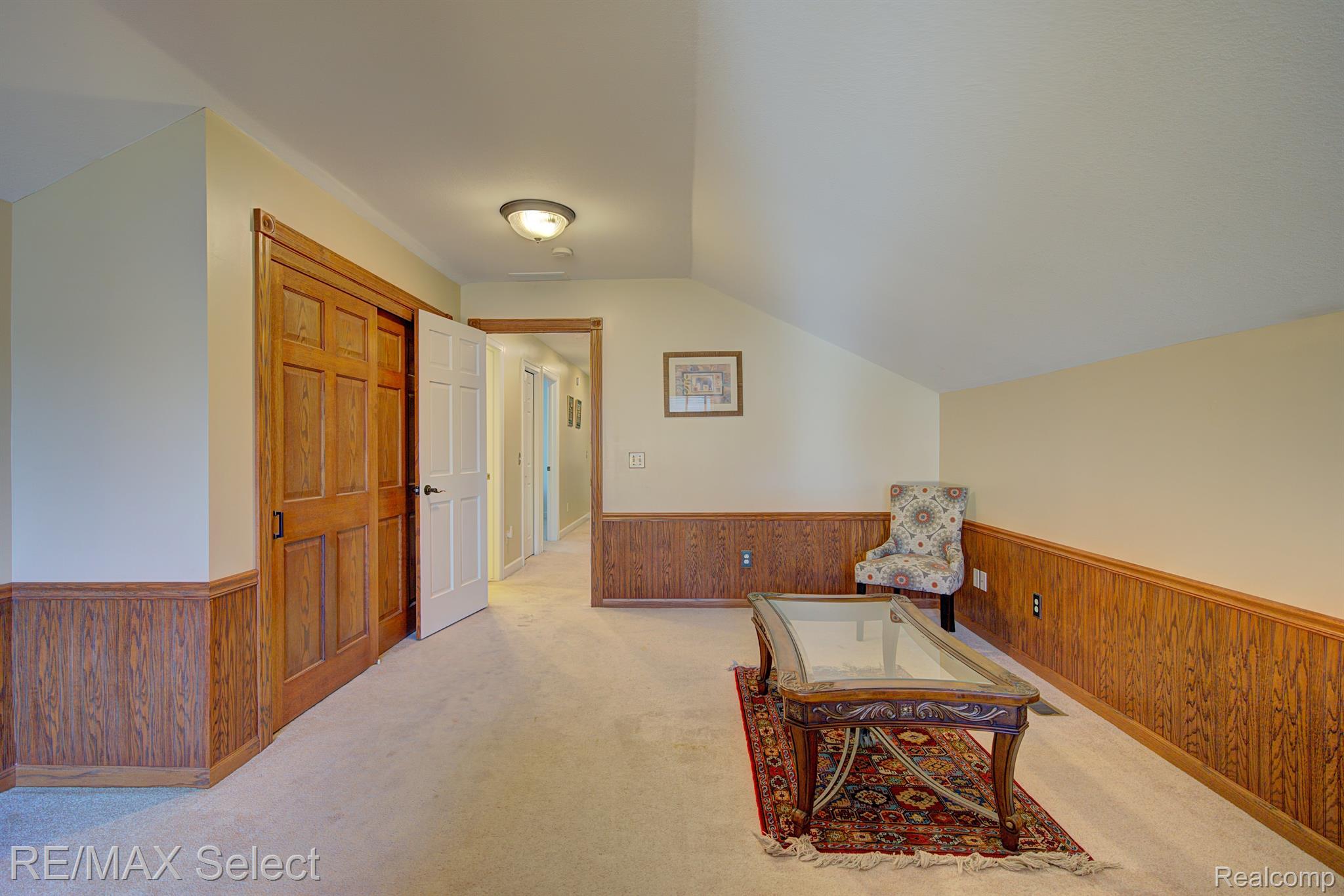 9232 HIDDEN OAKS Drive