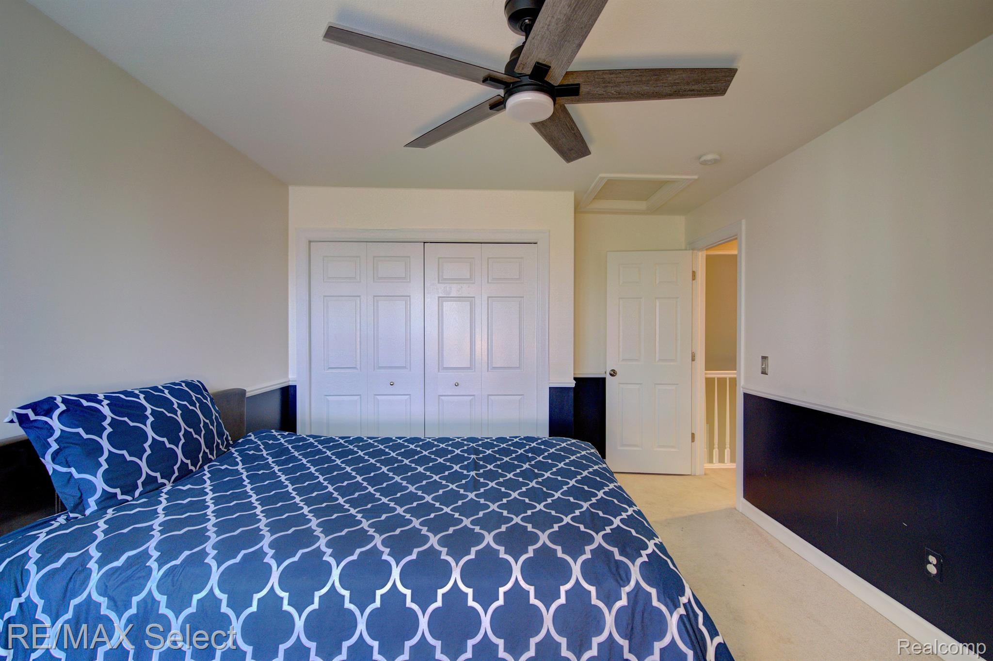 9232 HIDDEN OAKS Drive