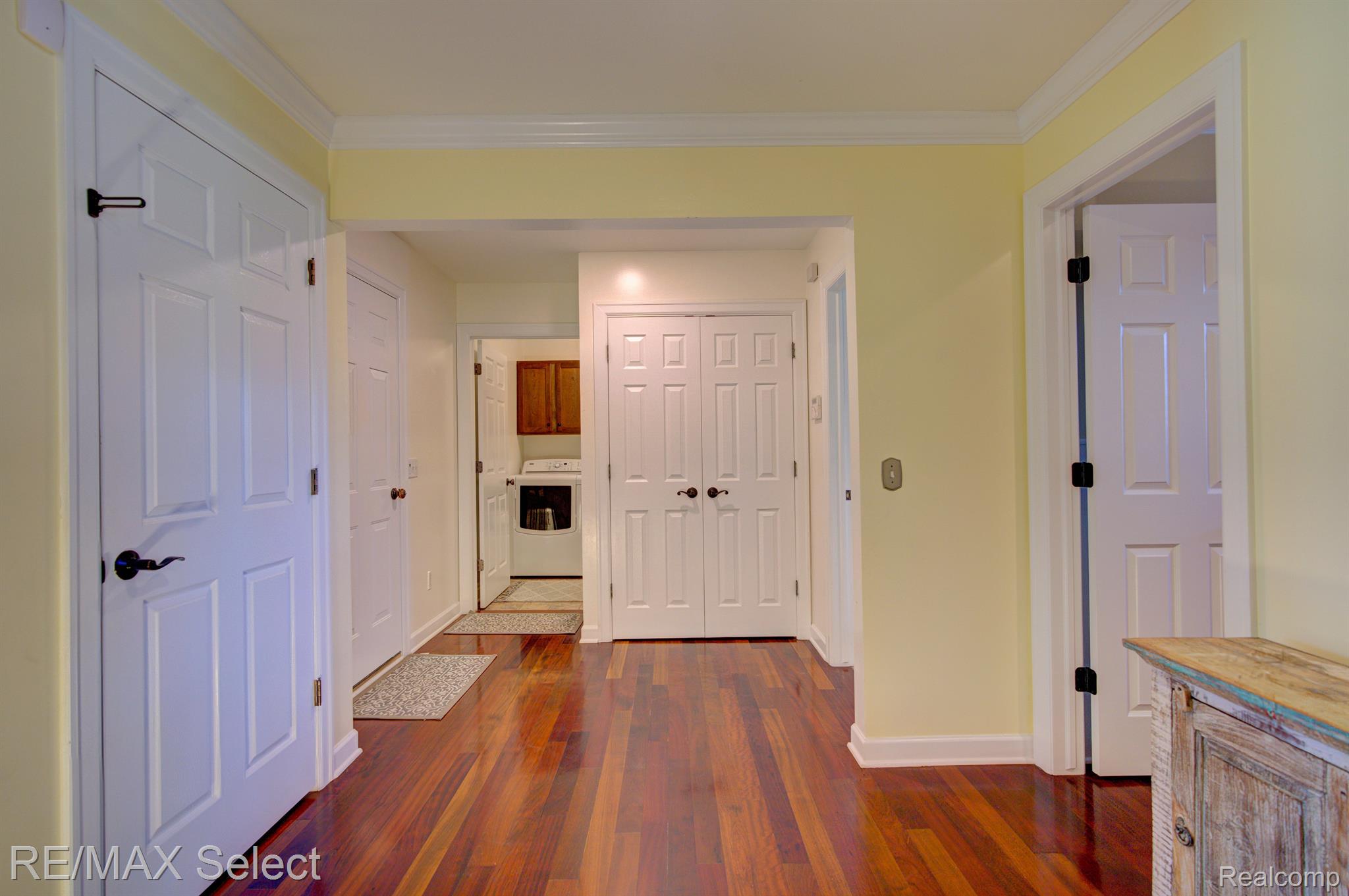 9232 HIDDEN OAKS Drive