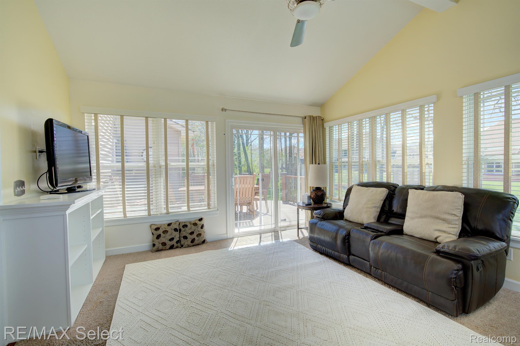 9232 HIDDEN OAKS Drive