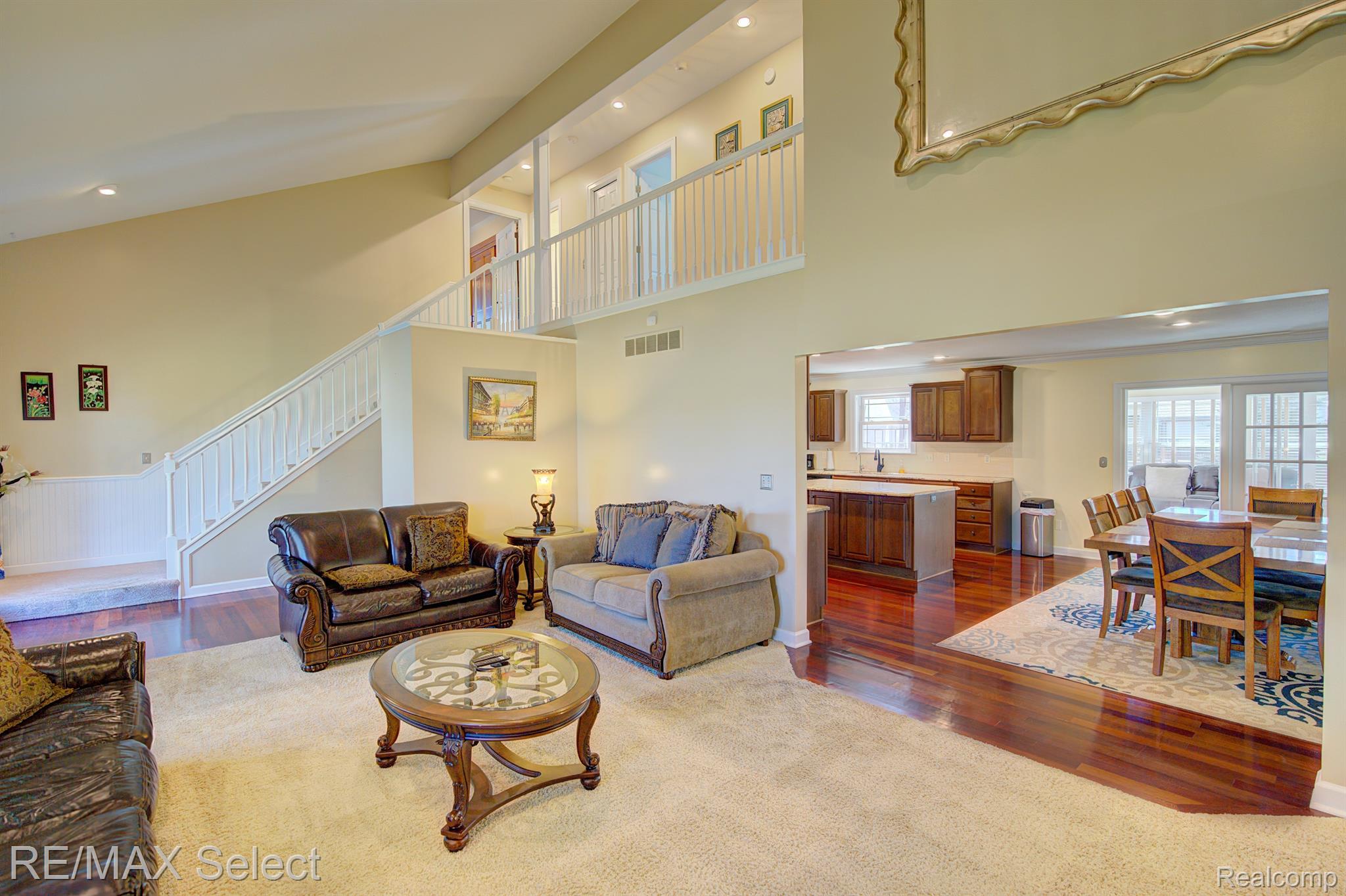 9232 HIDDEN OAKS Drive