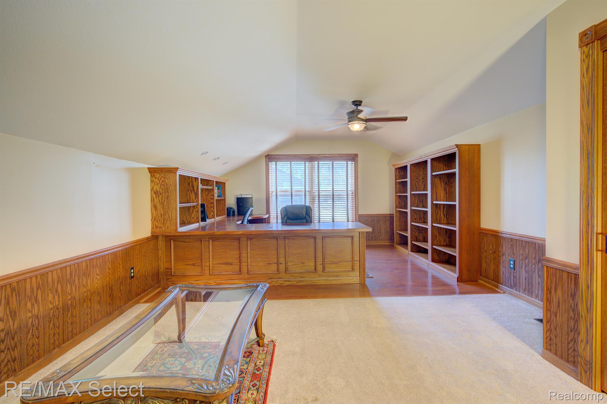 9232 HIDDEN OAKS Drive