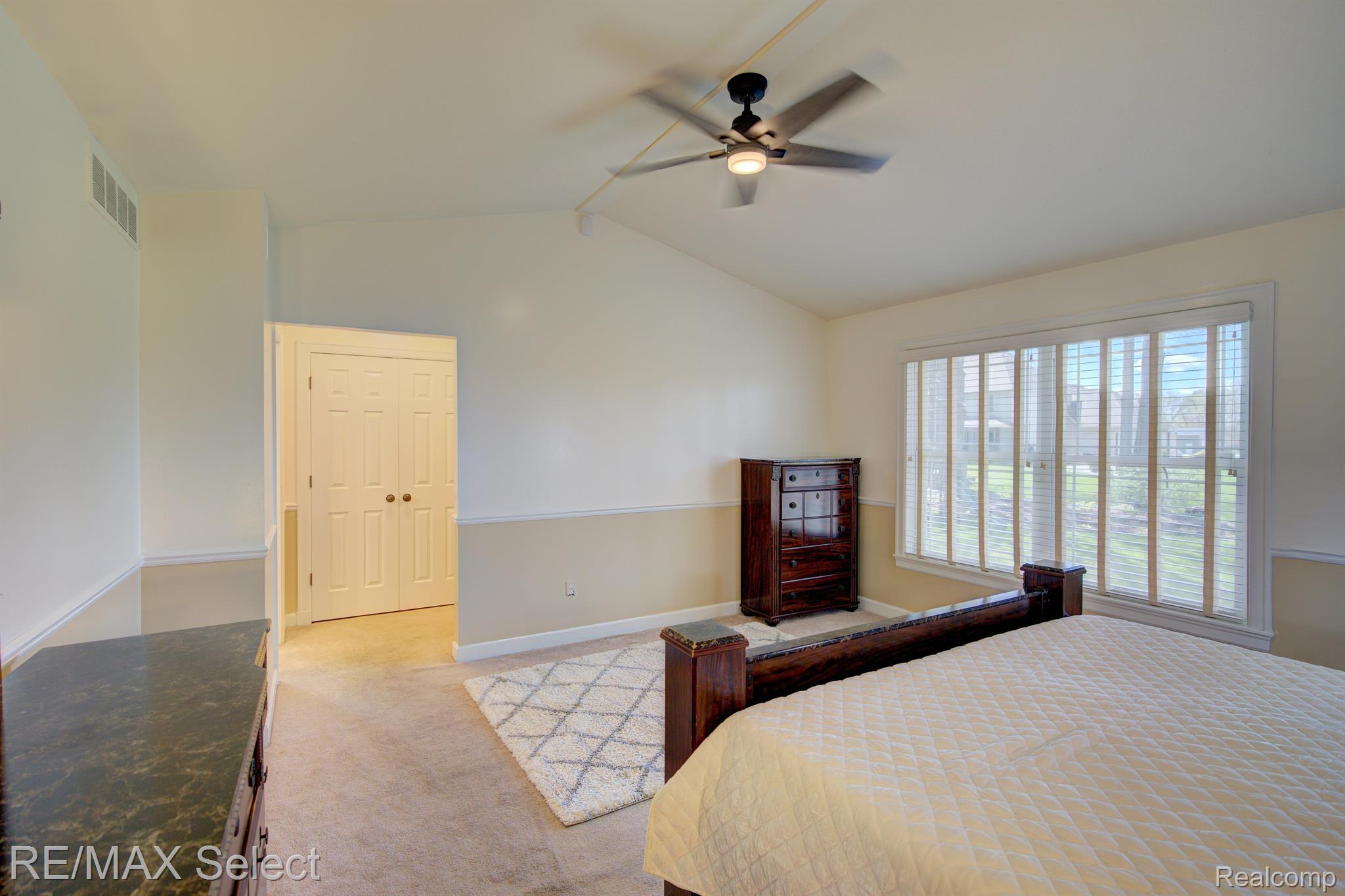 9232 HIDDEN OAKS Drive