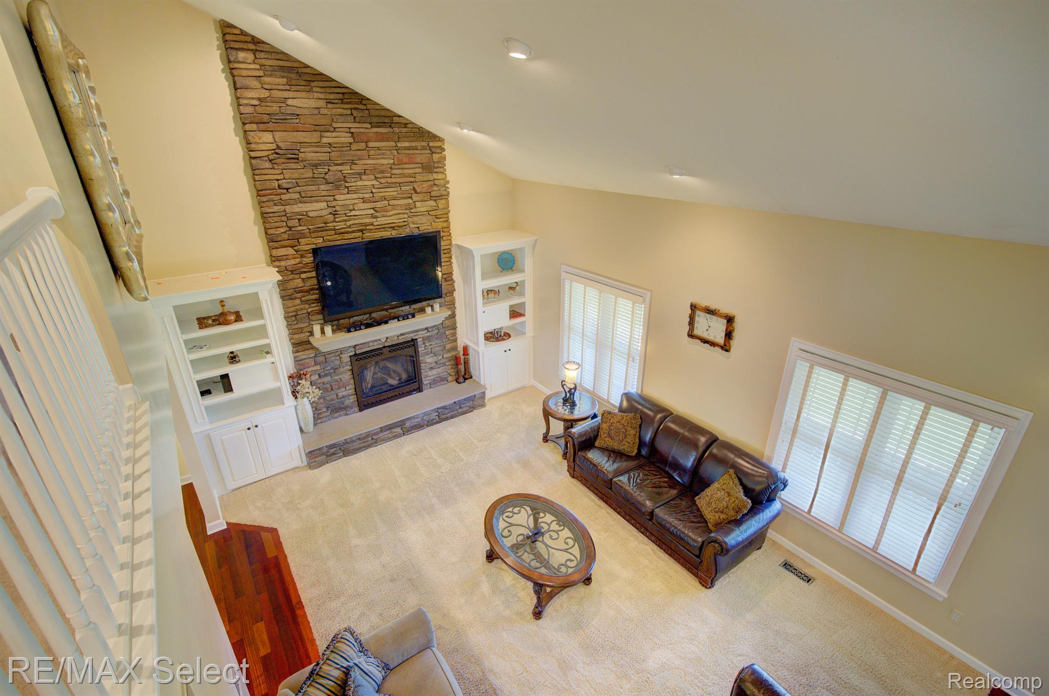 9232 HIDDEN OAKS Drive