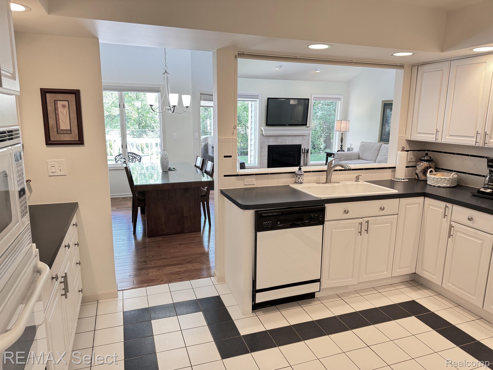 5378 WARWICK Trail