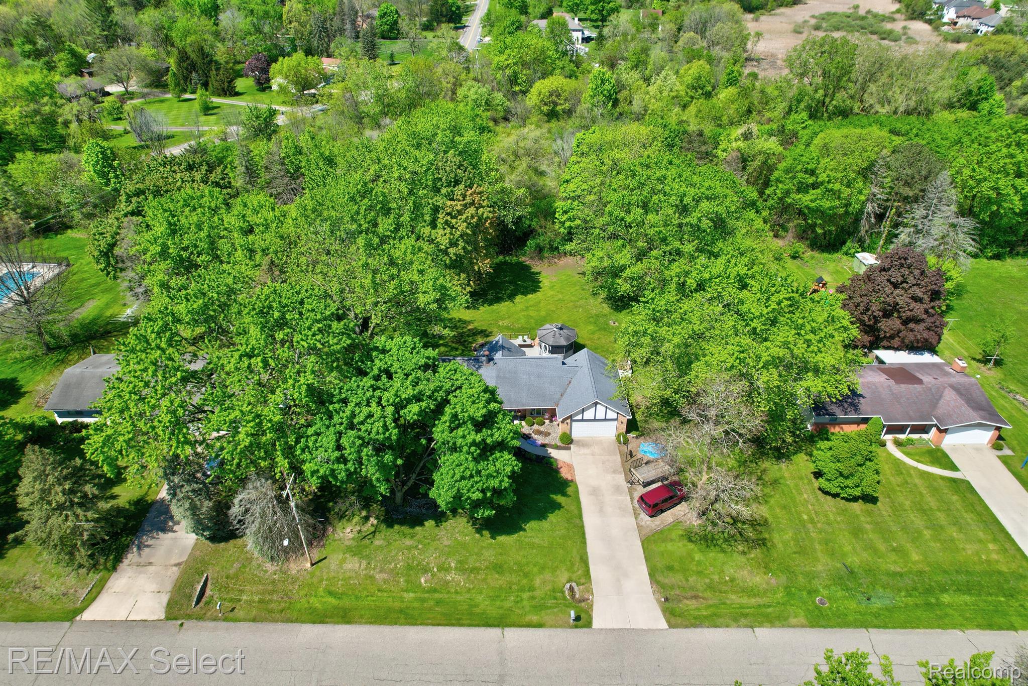 8468 RONDALE Drive
