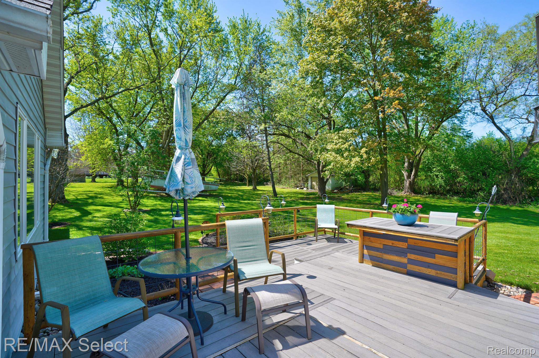 8468 RONDALE Drive