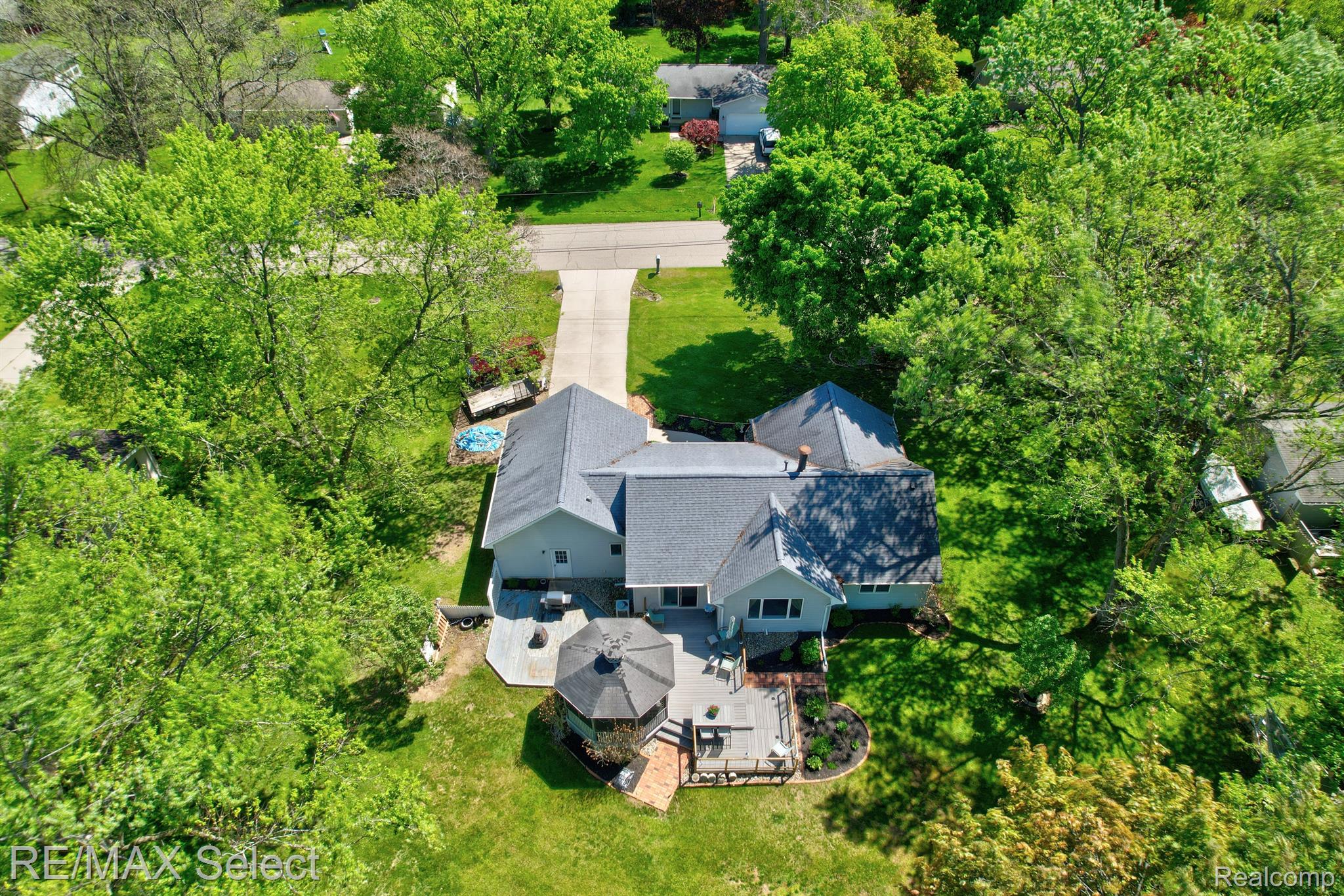 8468 RONDALE Drive
