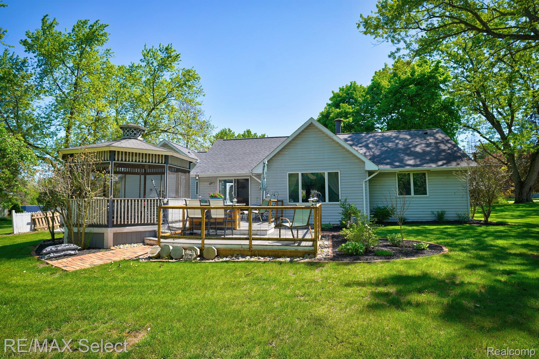 8468 RONDALE Drive