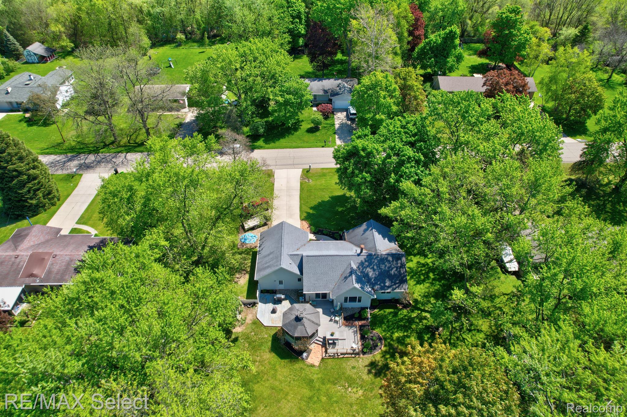 8468 RONDALE Drive