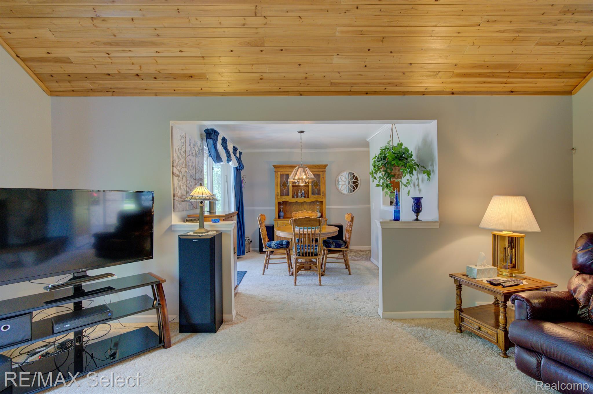 8468 RONDALE Drive