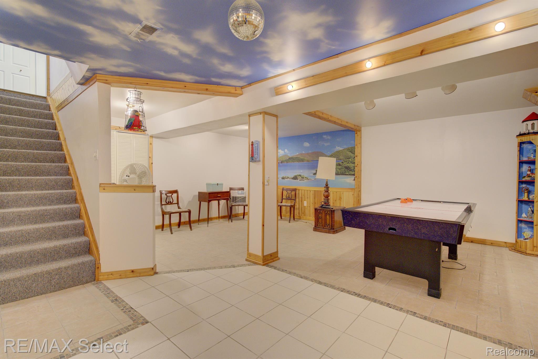 8468 RONDALE Drive