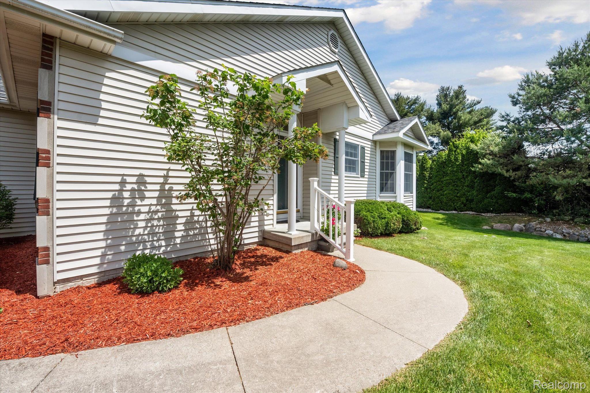 4074 SQUIRE HILL Drive