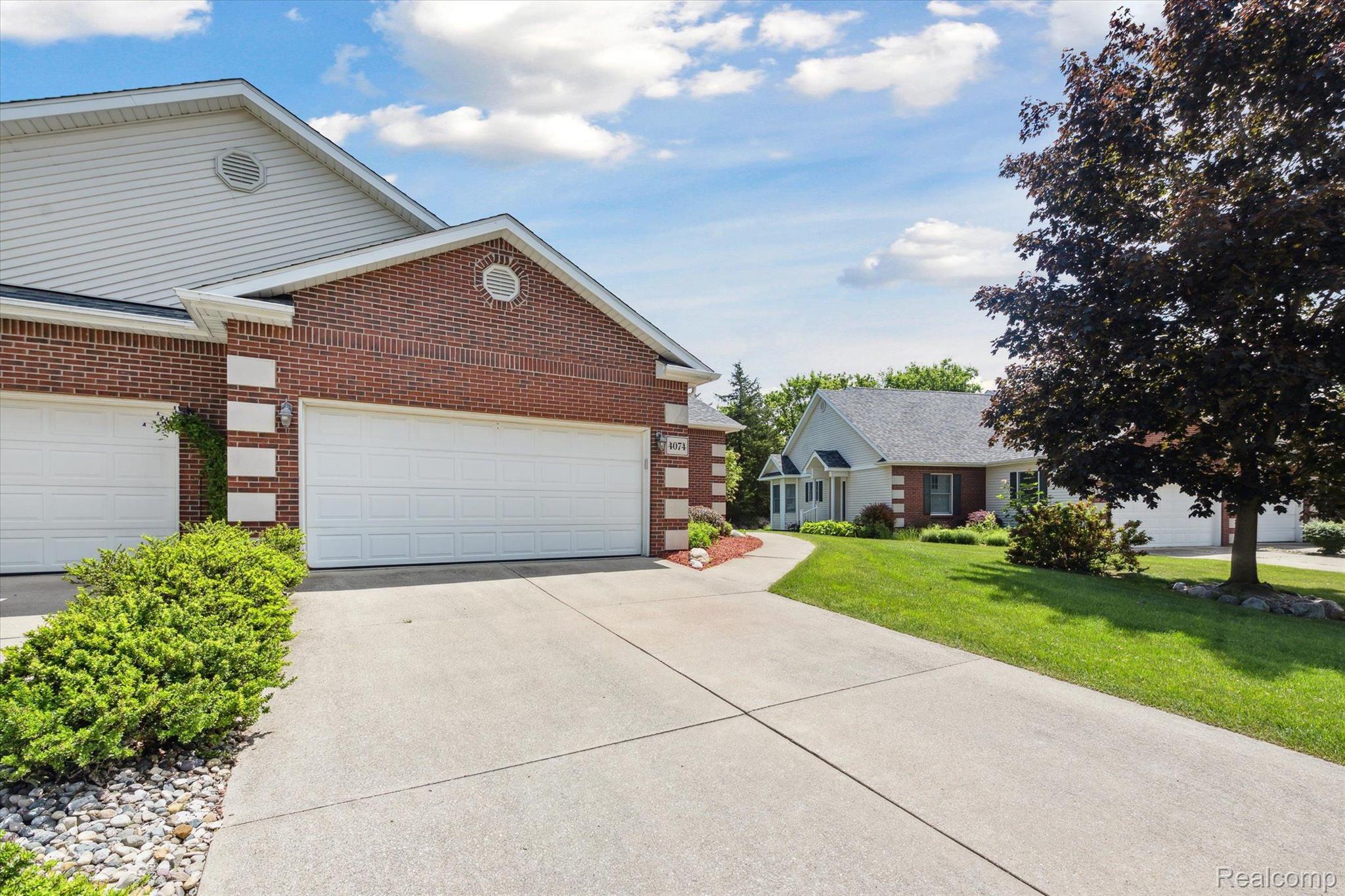 4074 SQUIRE HILL Drive