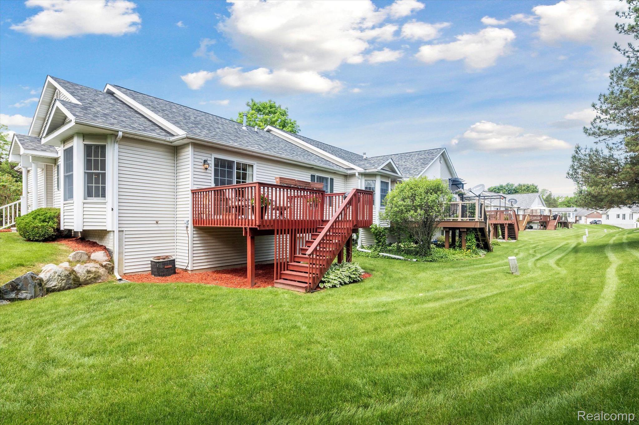 4074 SQUIRE HILL Drive