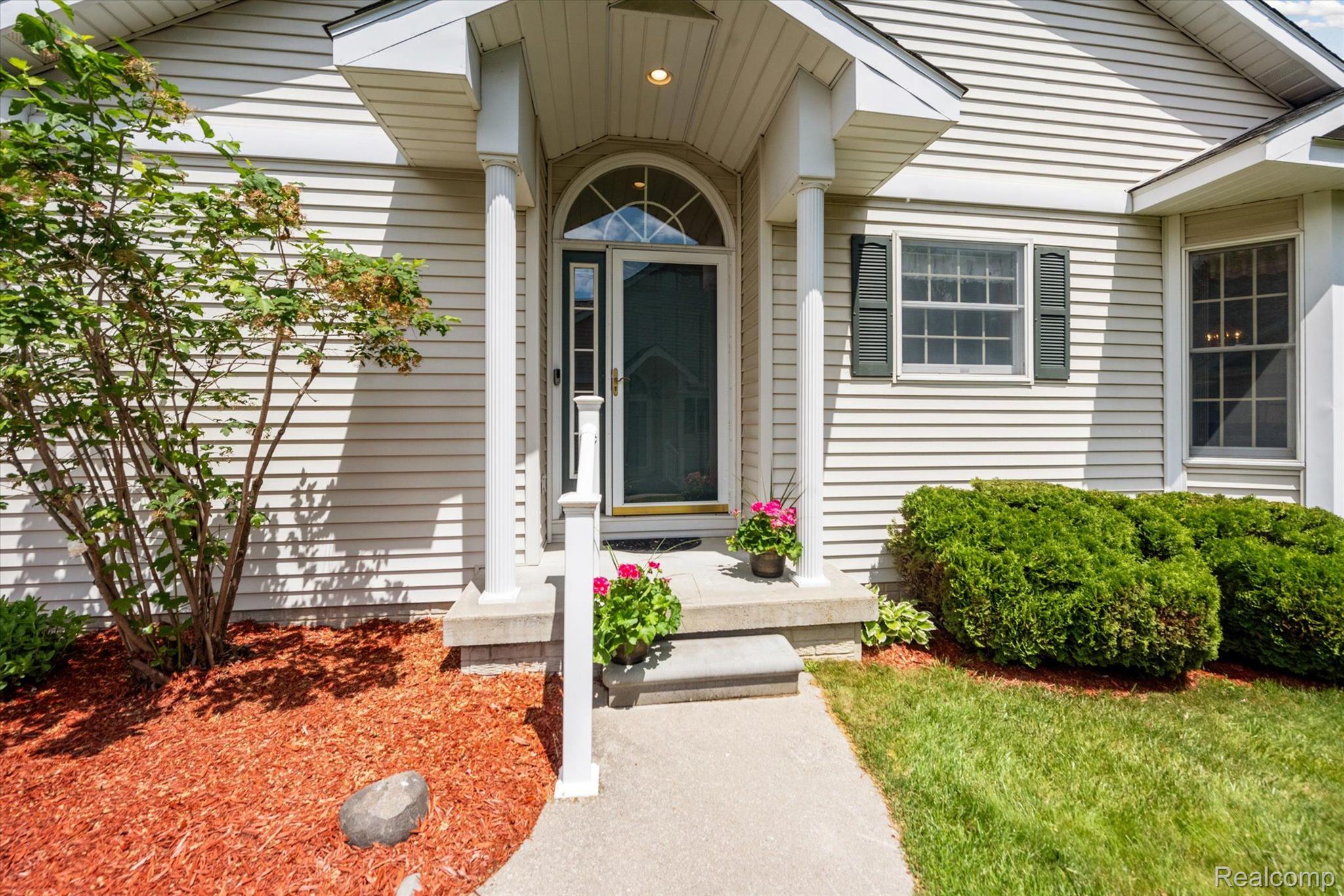 4074 SQUIRE HILL Drive