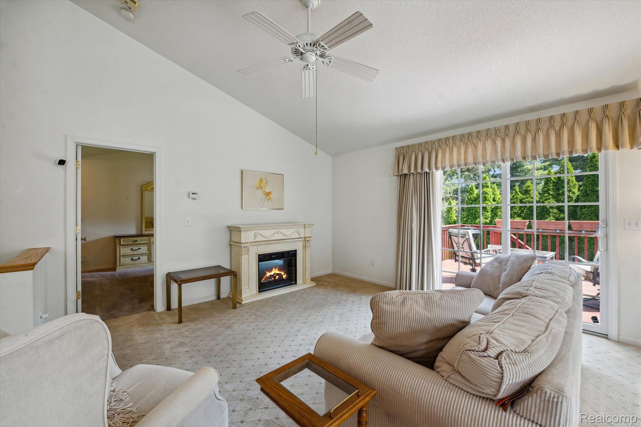 4074 SQUIRE HILL Drive