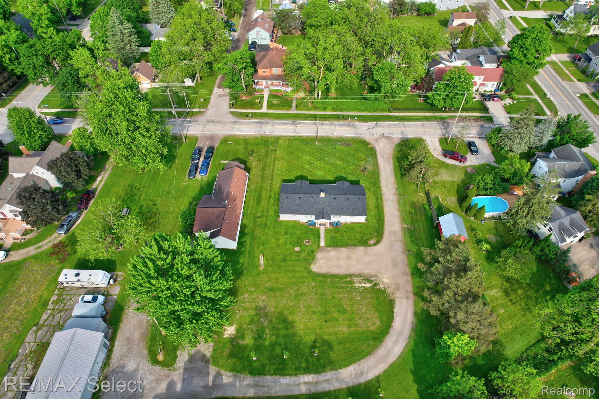 8024 PONTIAC Street