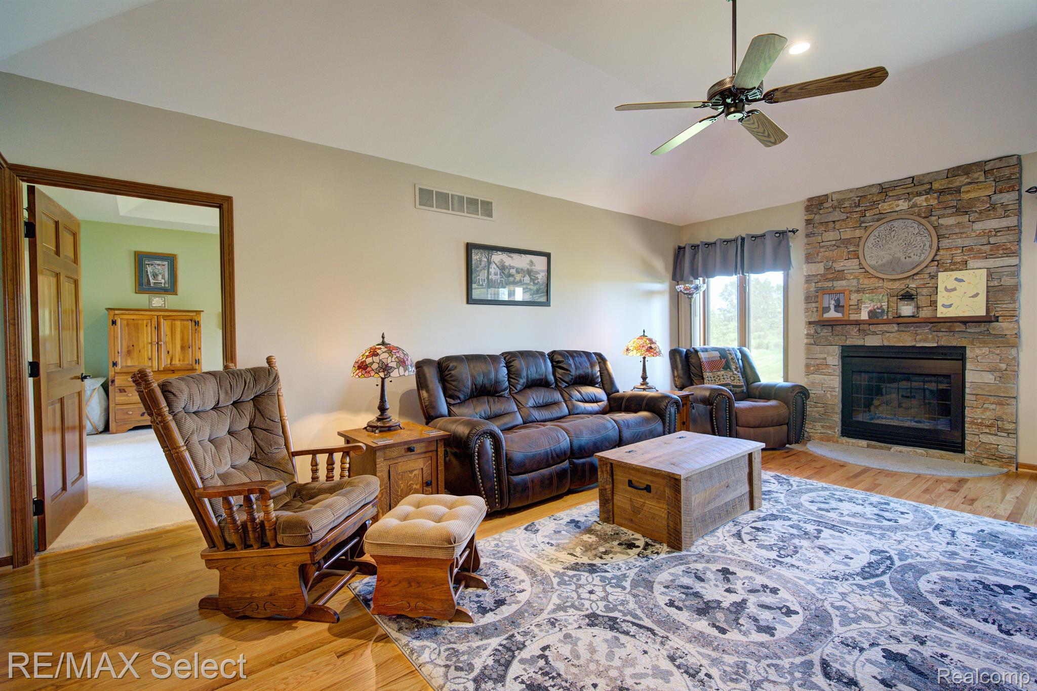 9120 RAY Road