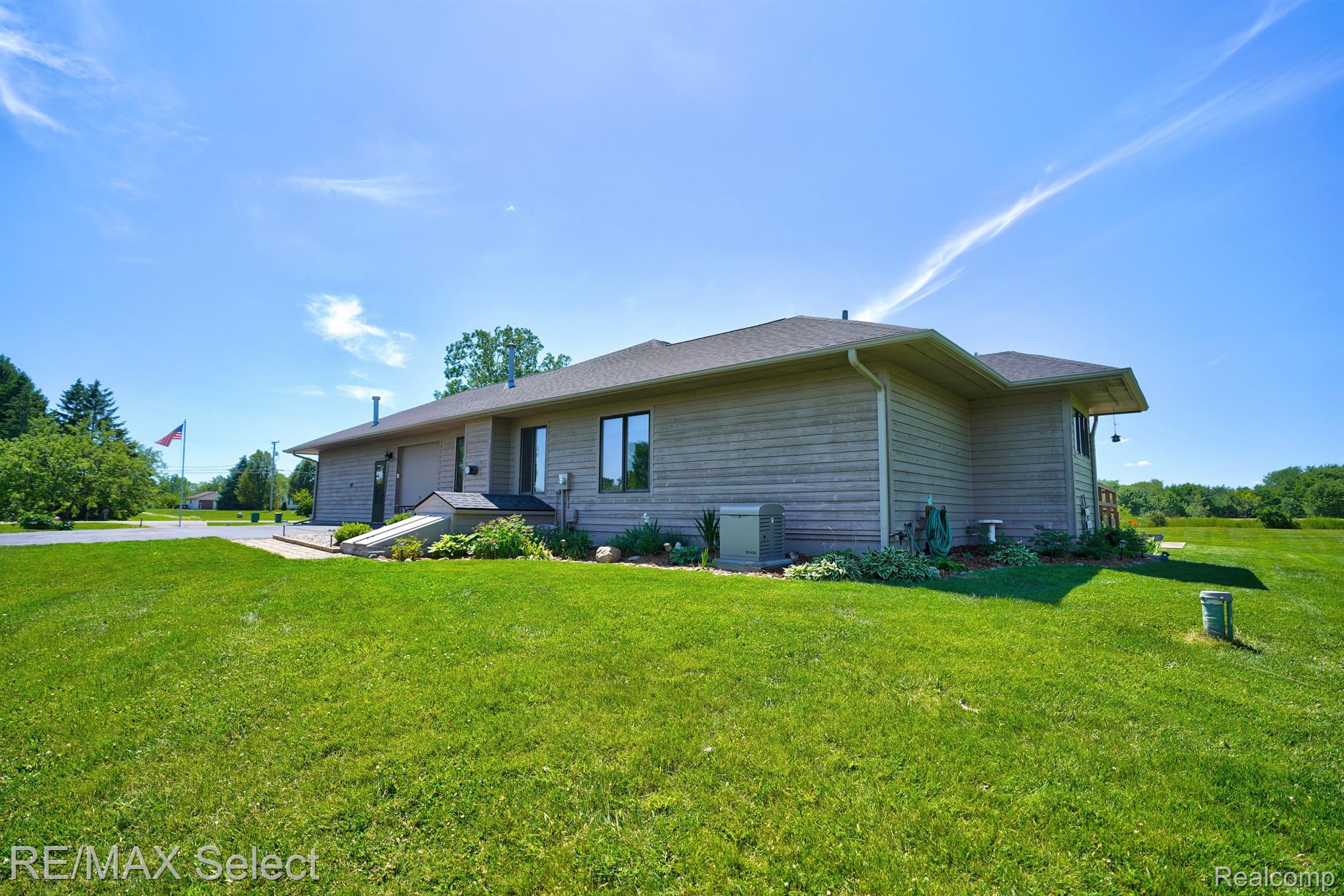 9120 RAY Road