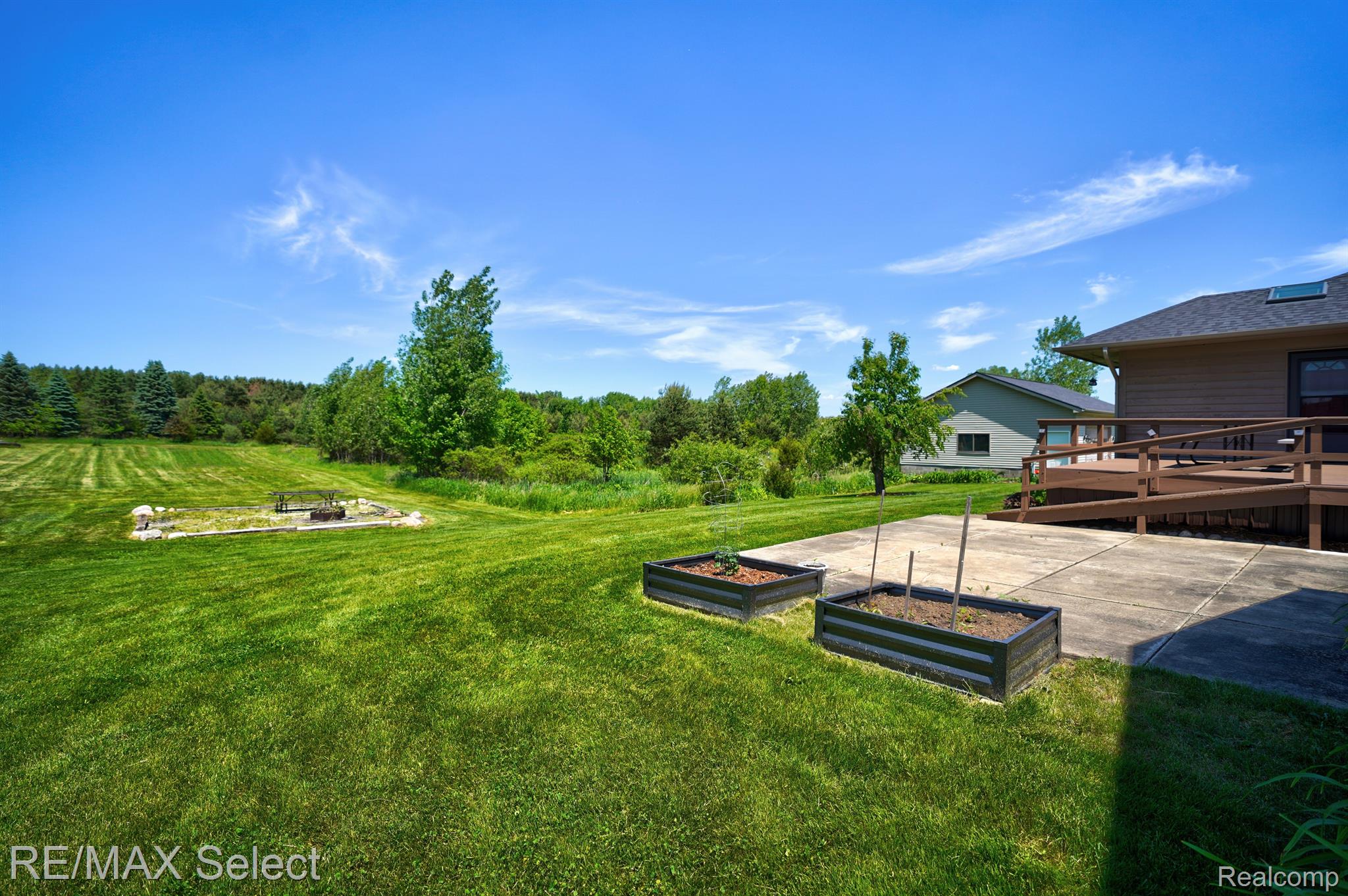 9120 RAY Road